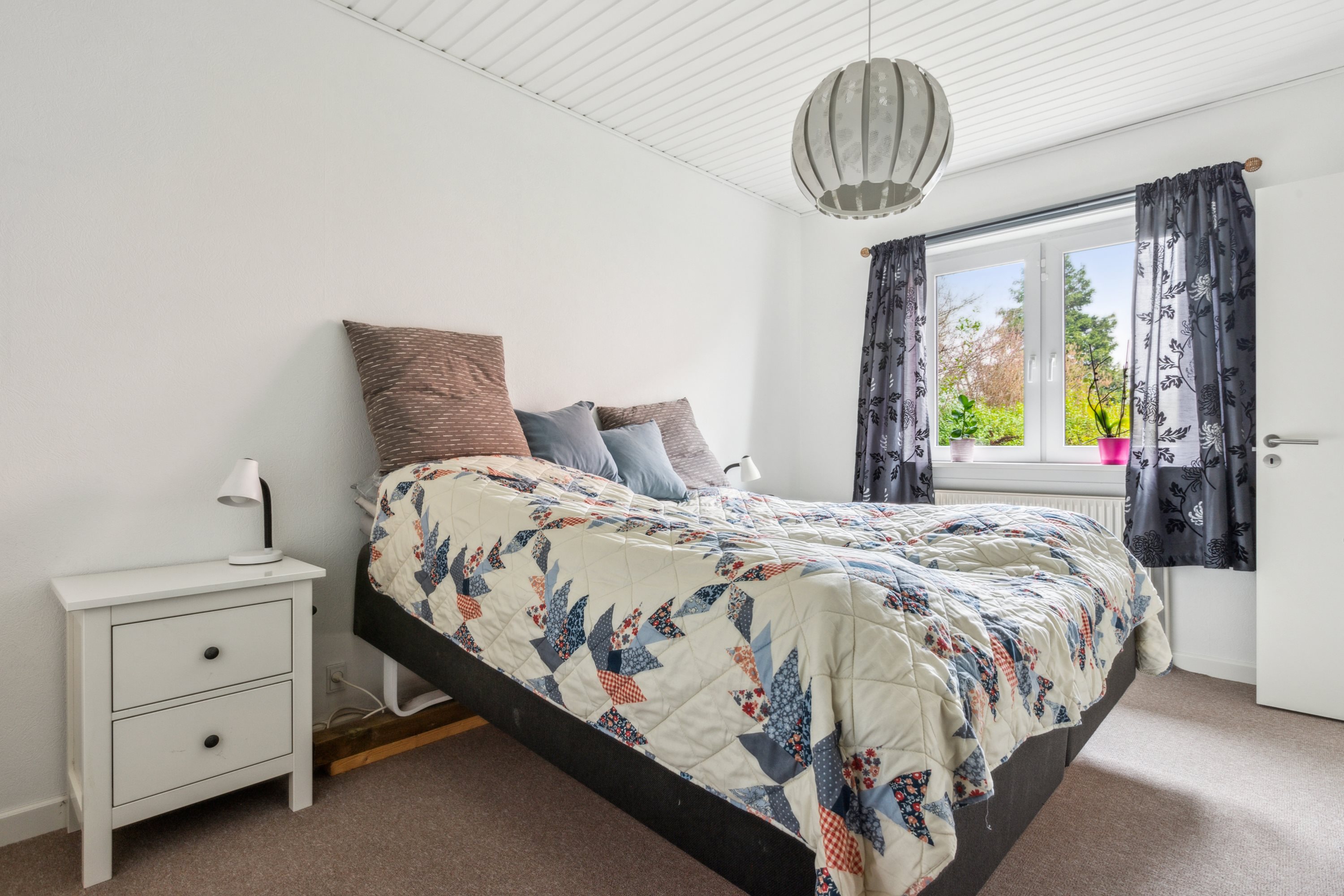 Fremhævet værelse billede i fuldskærmstilstand. Billede af Sophus Falcks Alle 13, 2791 Dragør