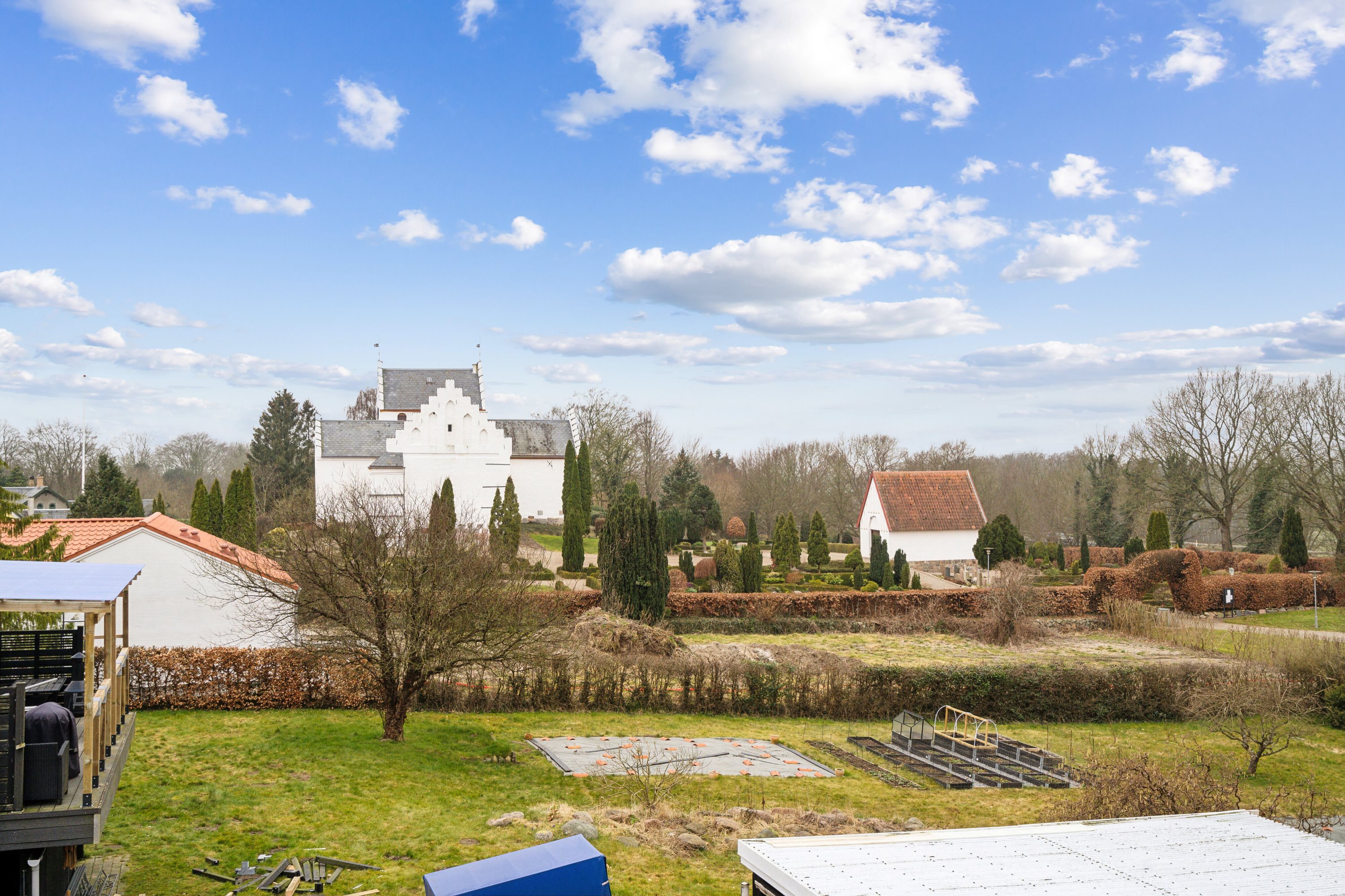 Fremhævet set fra haven billede i fuldskærmstilstand. Billede af Odensevej 14, Verninge, 5690 Tommerup