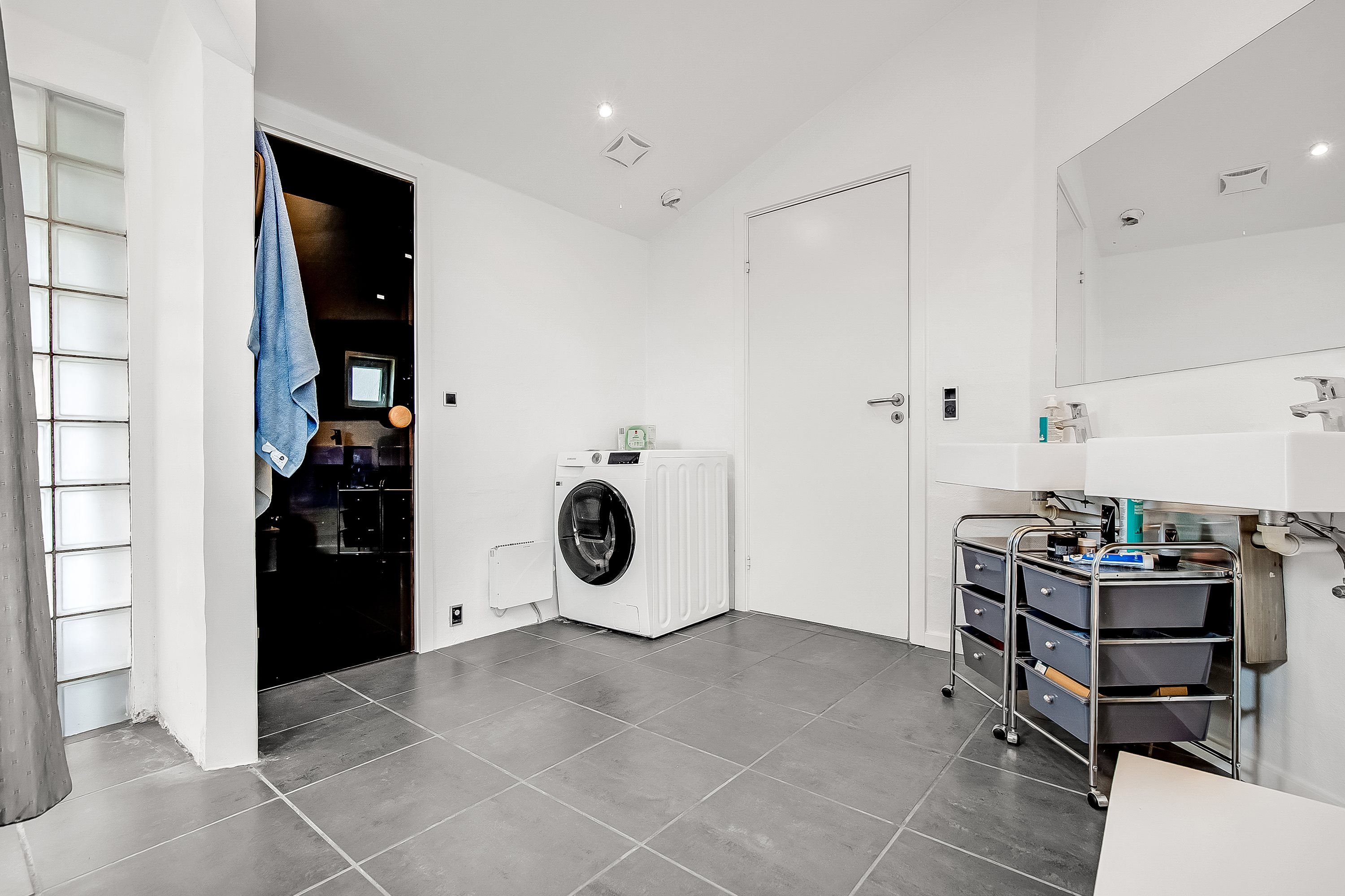 Fremhævet badeværelse billede i fuldskærmstilstand. Billede af Rugmarken 30, Grønninghoved, 6093 Sjølund