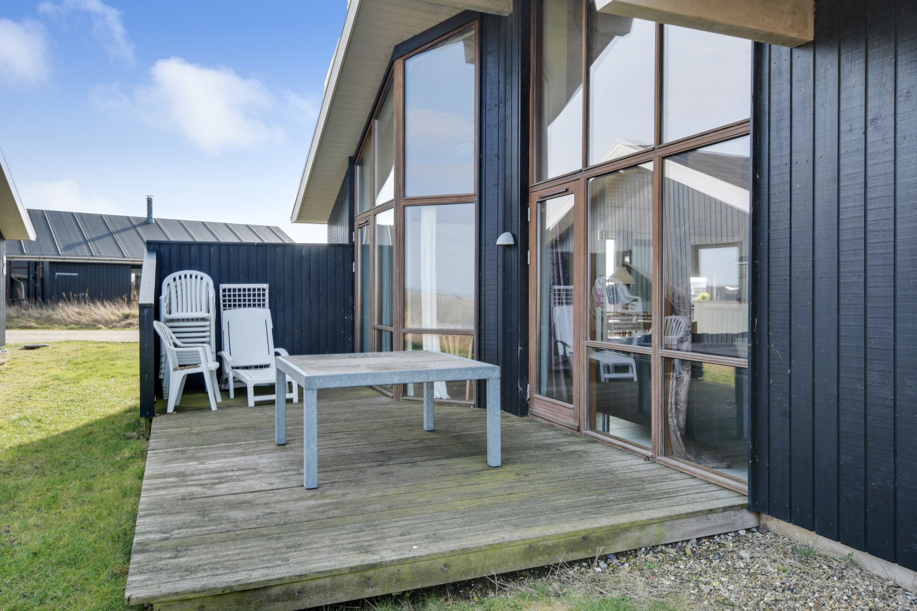 Fremhævet terrasse billede i fuldskærmstilstand. Billede af Klitengene 1, Thorsminde, 6990 Ulfborg