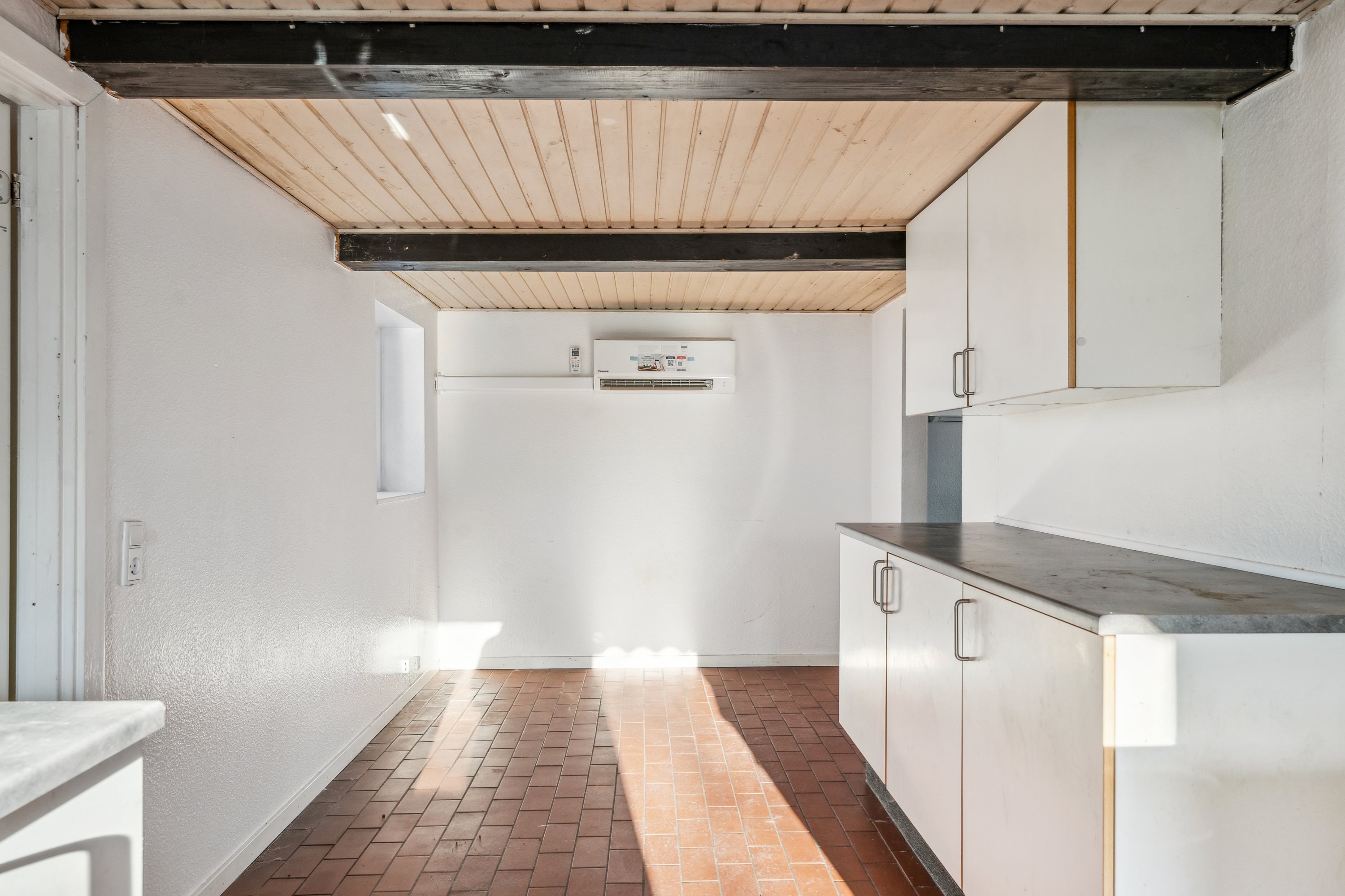 Fremhævet køkken billede i fuldskærmstilstand. Billede af Ærteholmsvej 50, Gjerlev, 8983 Gjerlev J