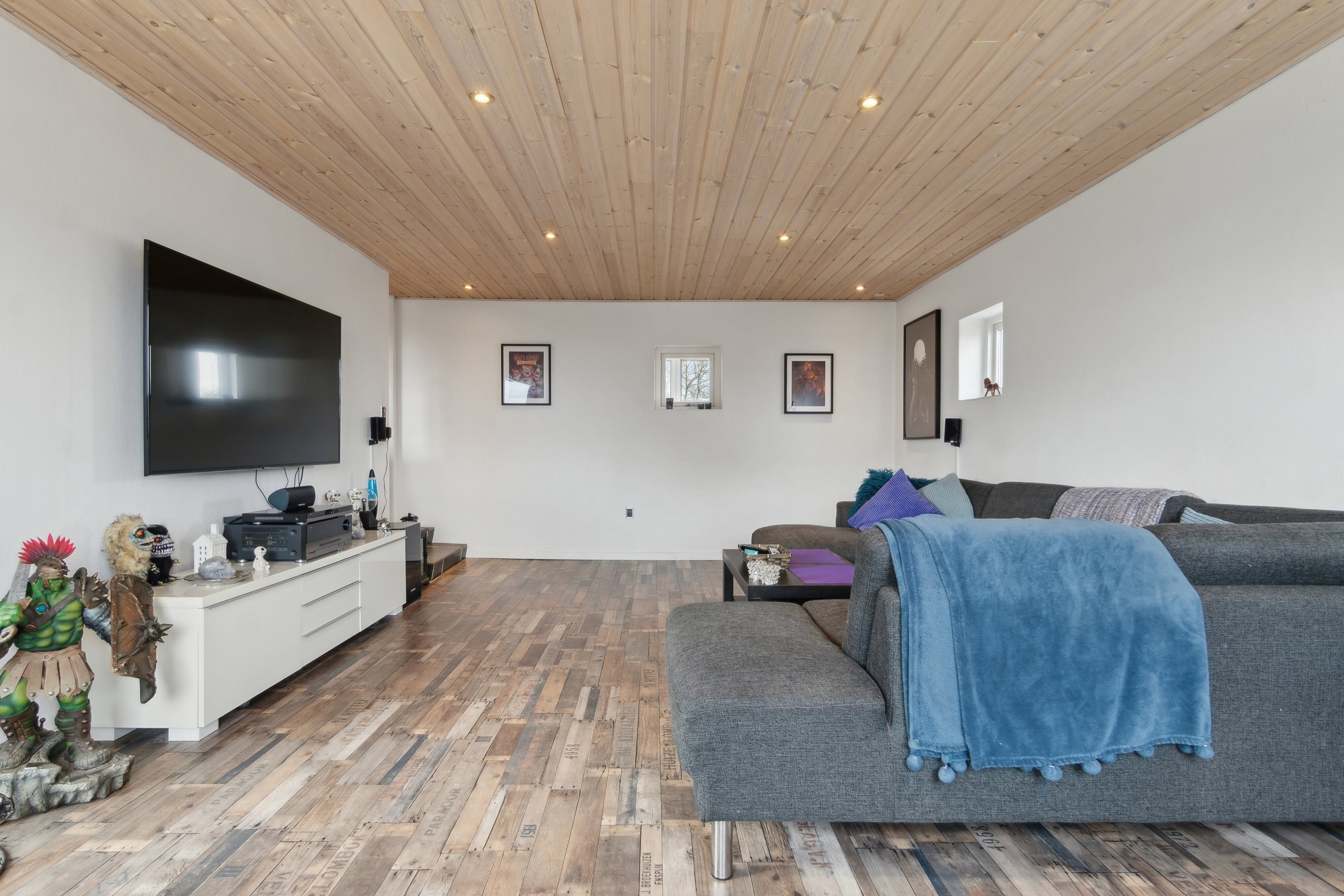 Fremhævet stue billede i fuldskærmstilstand. Billede af Engtoften 1A, Tilsted, 7700 Thisted