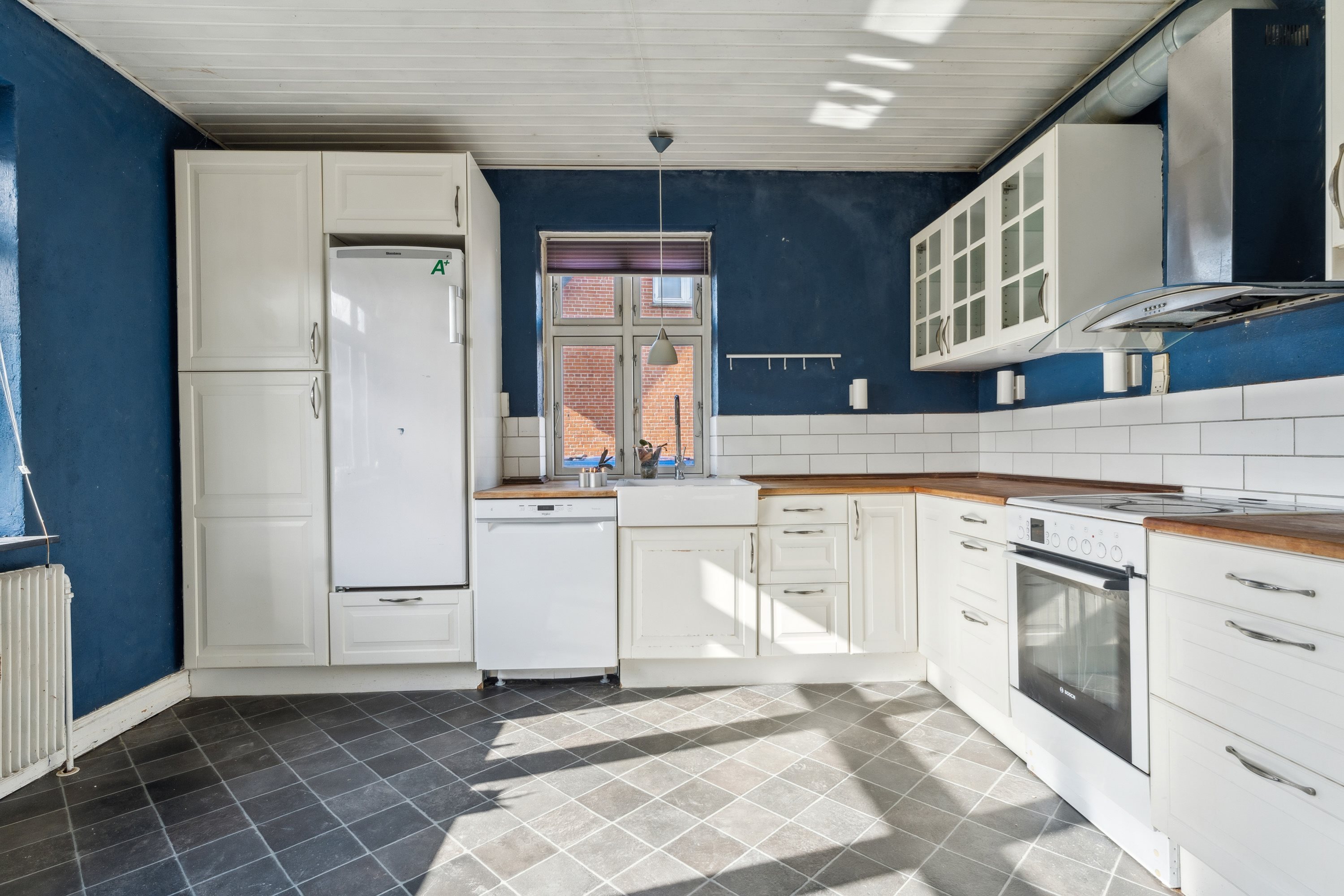 Fremhævet køkken billede i fuldskærmstilstand. Billede af Solsortevej 12, 8860 Ulstrup