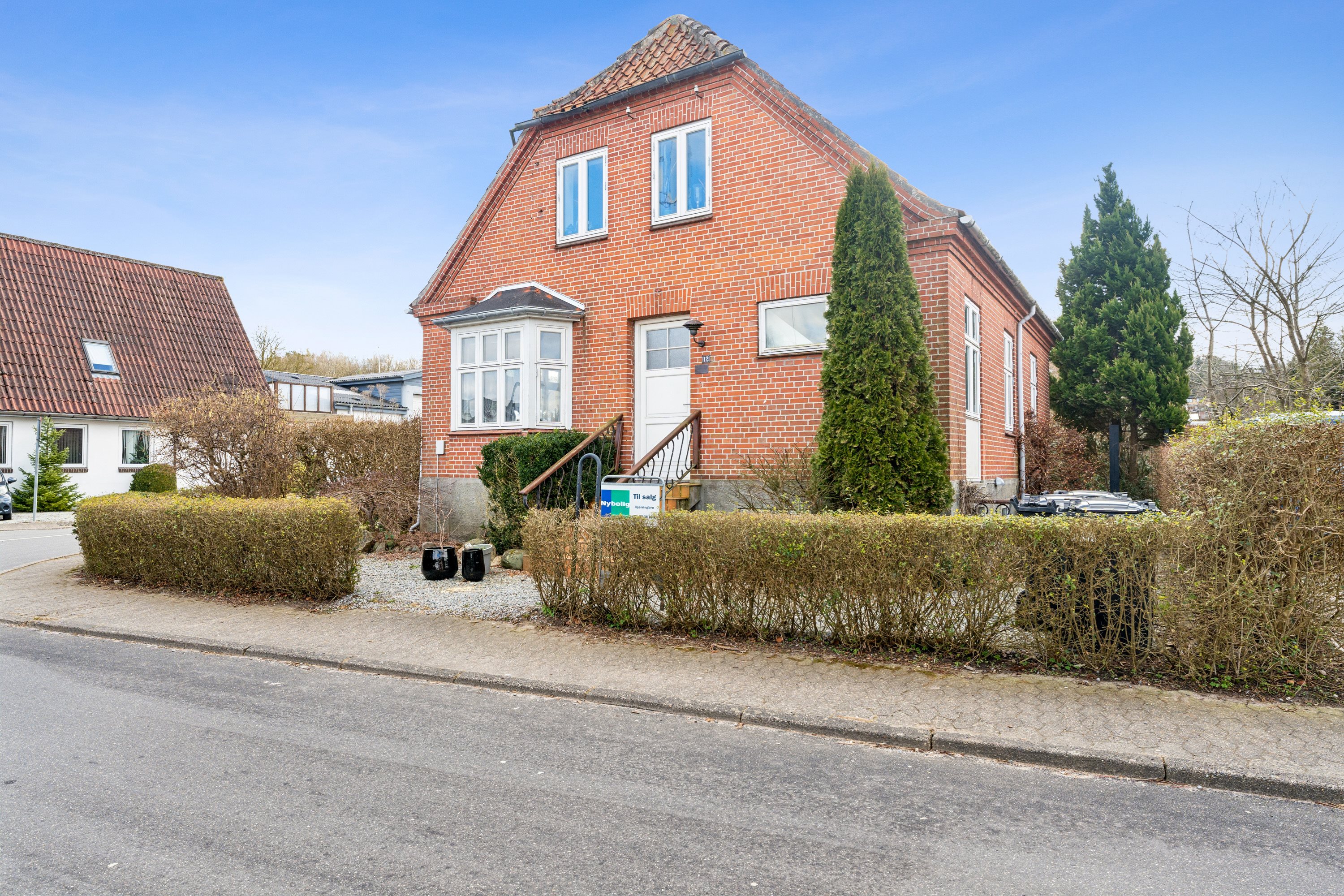Fremhævet ejendom 1 billede i fuldskærmstilstand. Billede af Solsortevej 12, 8860 Ulstrup