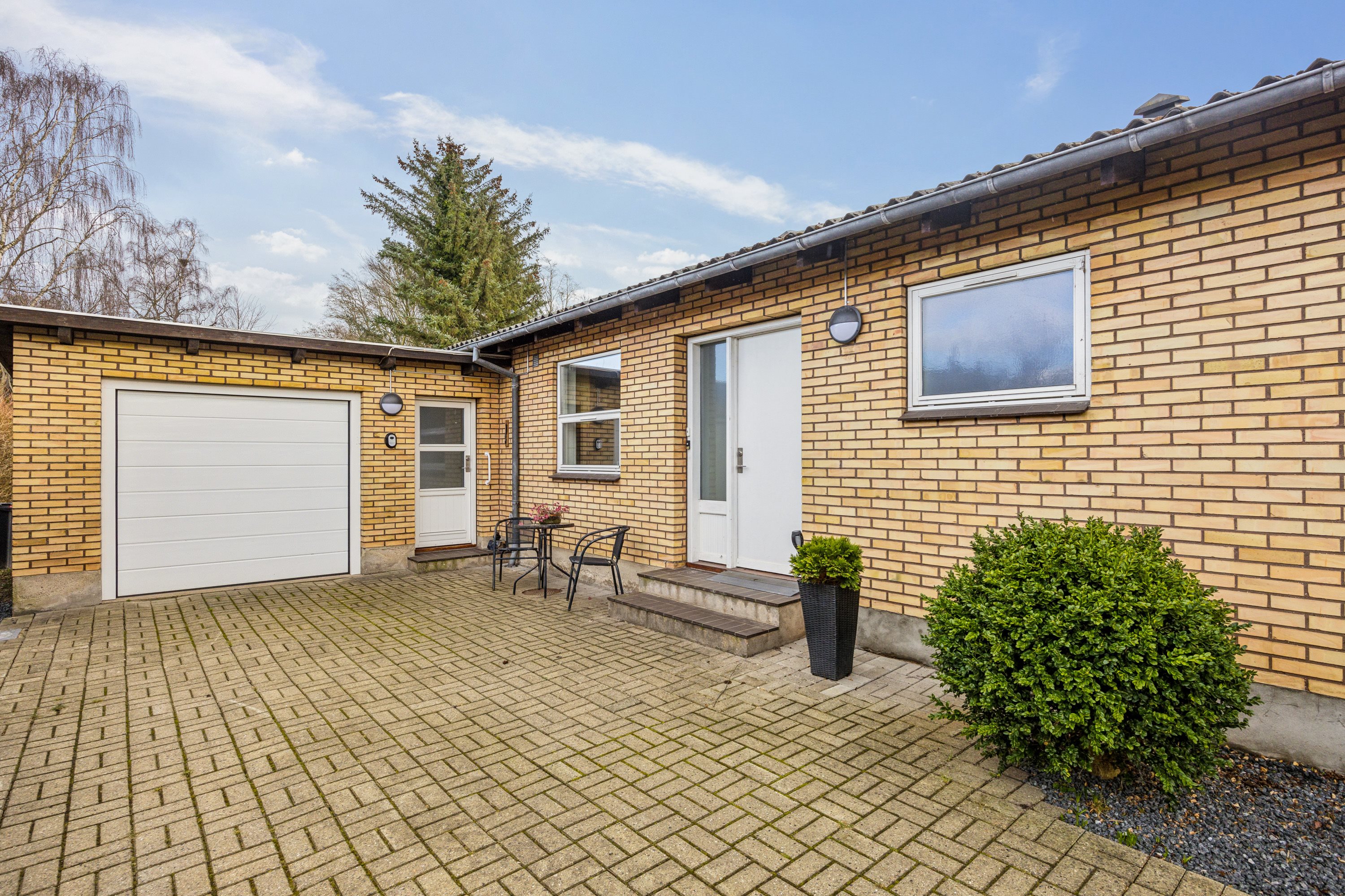 Fremhævet ejendom 1 billede i fuldskærmstilstand. Billede af Strandvejen 148, Hou, 9370 Hals