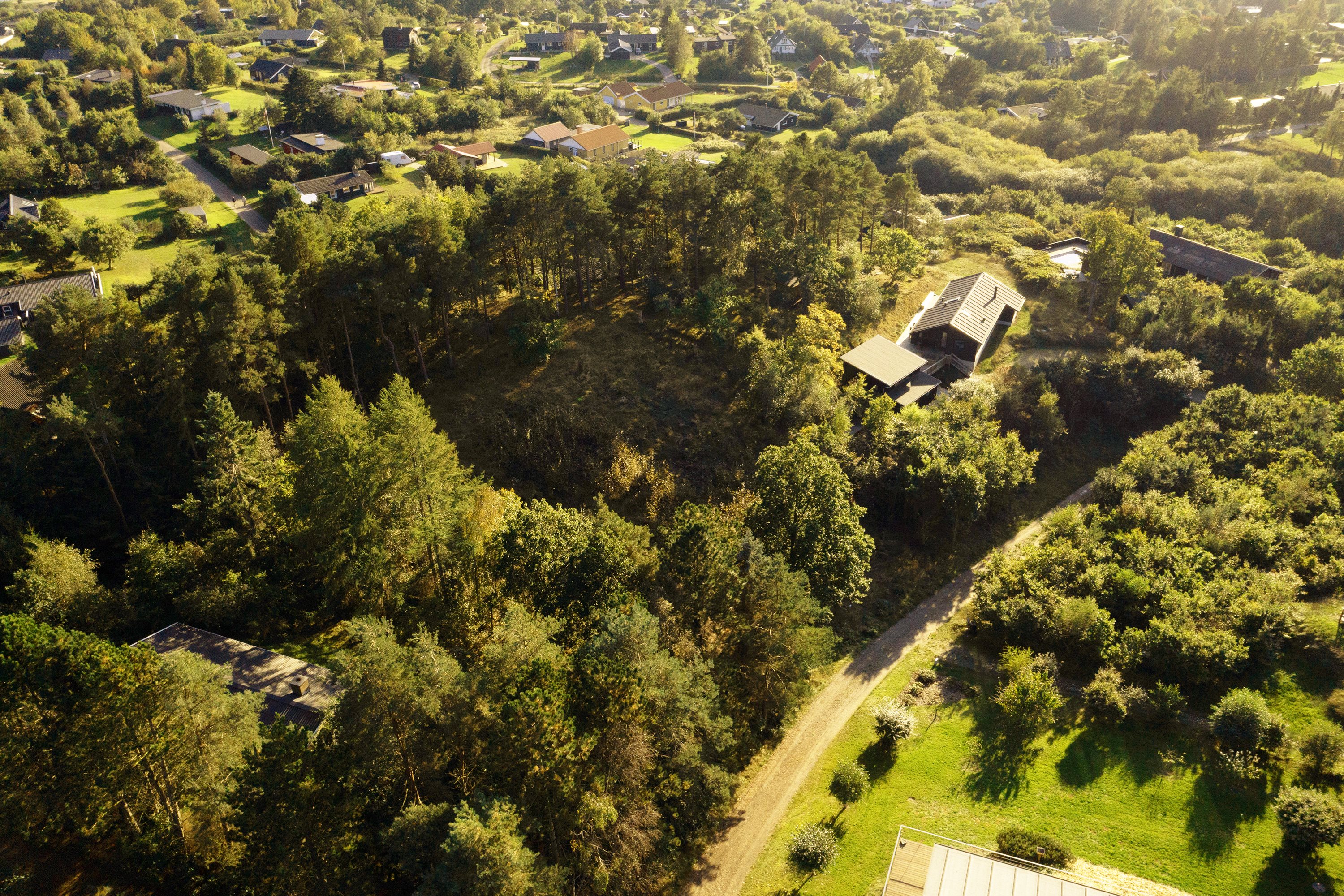 Fremhævet luftfoto billede i fuldskærmstilstand. Billede af Klirevej 6, Handrup Strand, 8400 Ebeltoft
