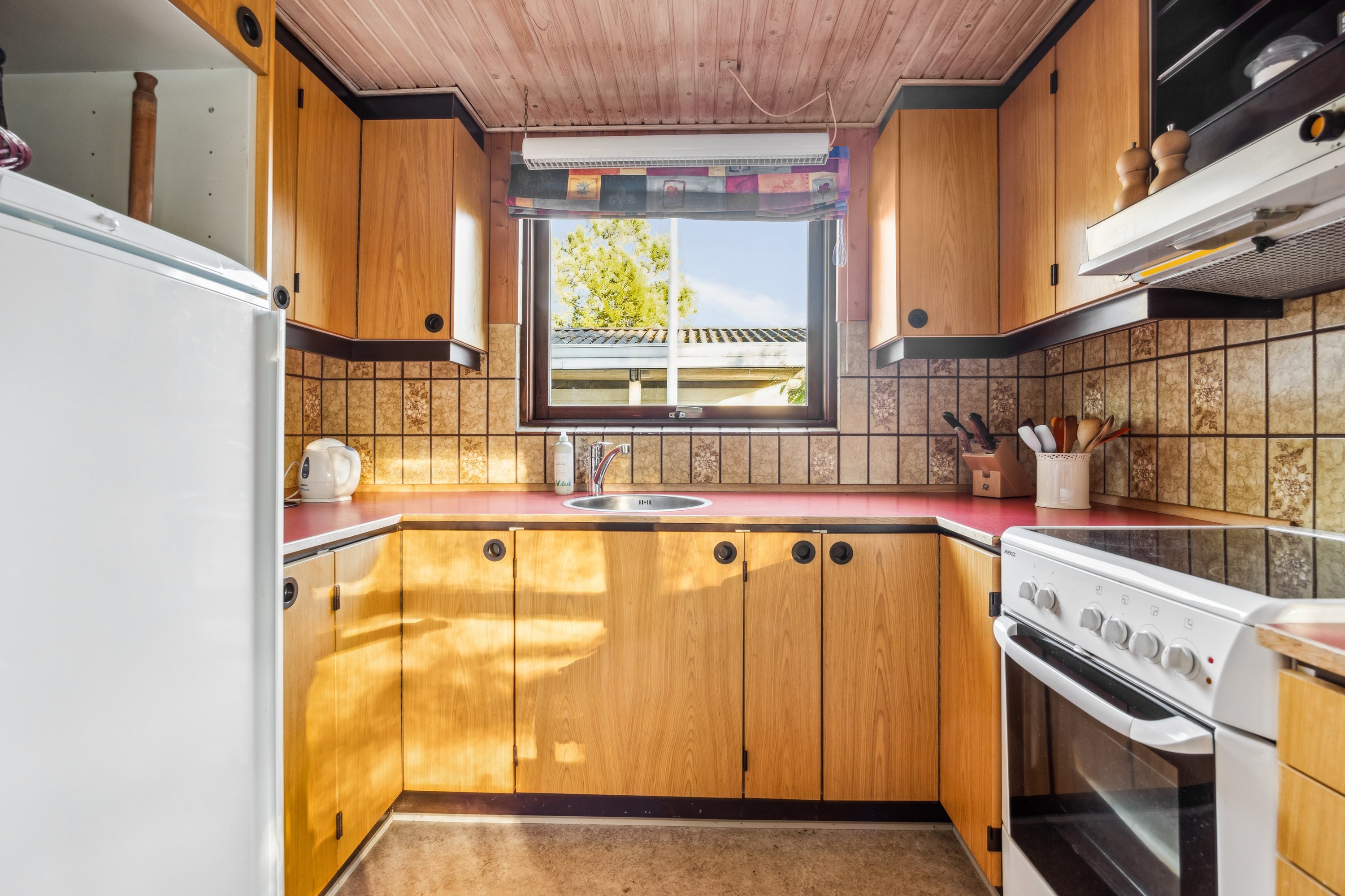 Fremhævet køkken billede i fuldskærmstilstand. Billede af Skovvej 9, 9370 Hals