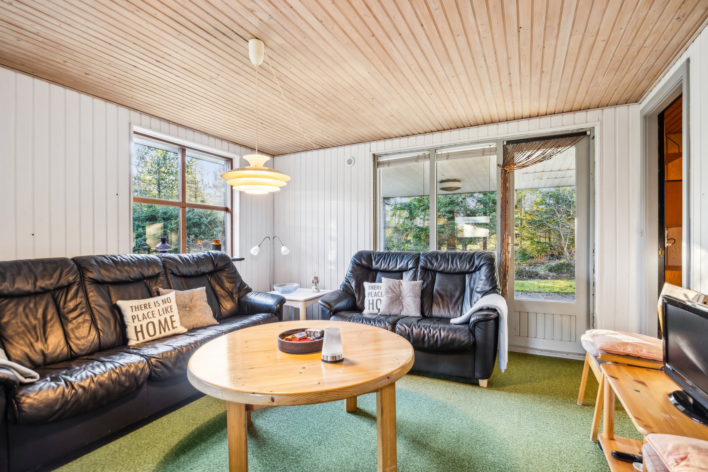 Fremhævet udestue billede i fuldskærmstilstand. Billede af Skovvej 9, 9370 Hals