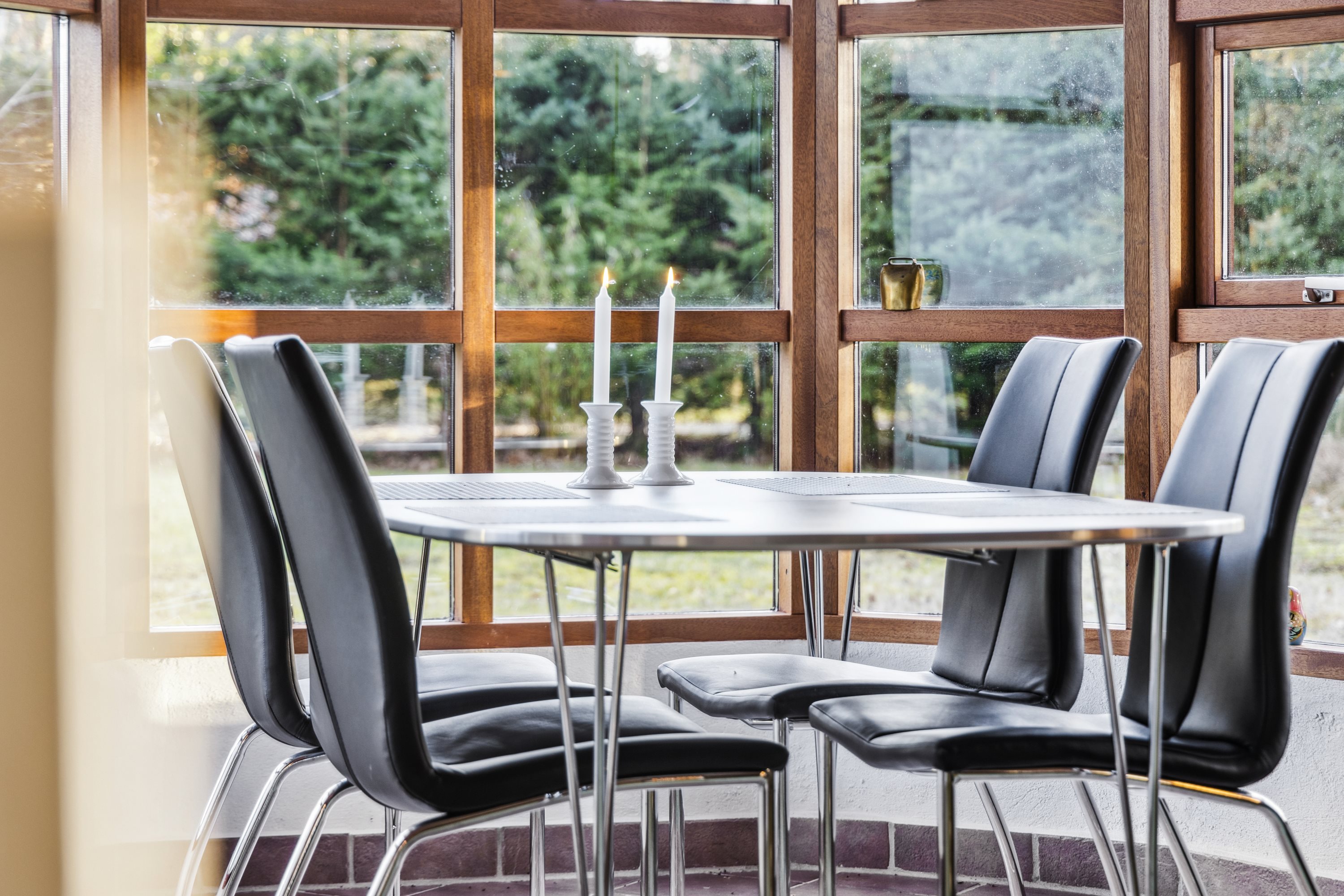 Fremhævet stue billede i fuldskærmstilstand. Billede af Skovvej 9, 9370 Hals