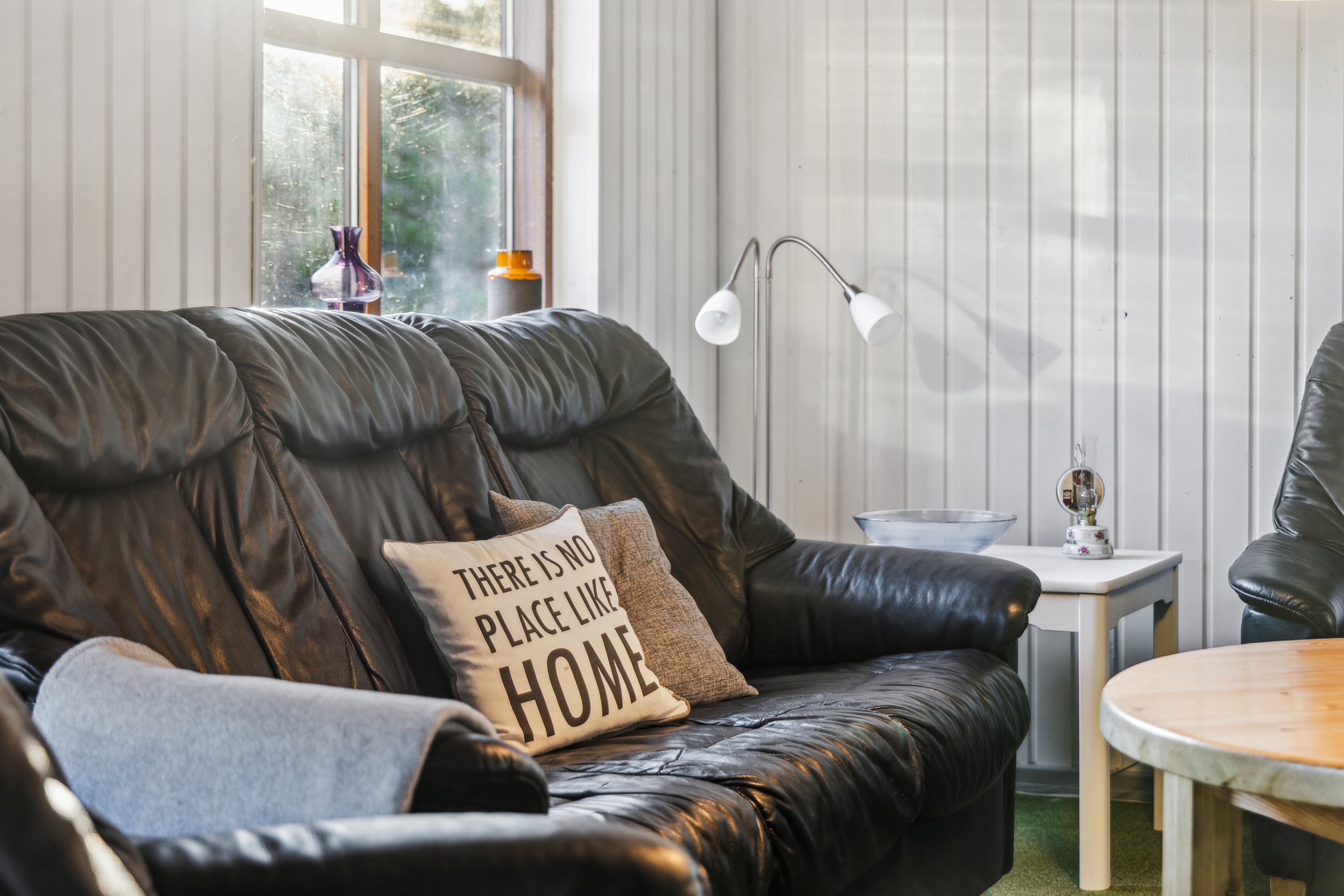 Fremhævet stue billede i fuldskærmstilstand. Billede af Skovvej 9, 9370 Hals