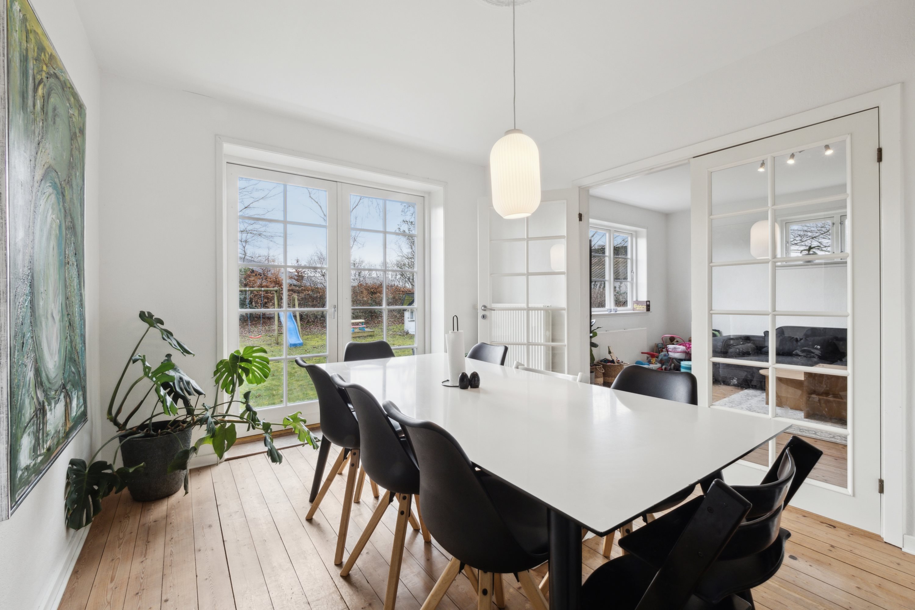 Fremhævet stue billede i fuldskærmstilstand. Billede af Kildedalsvej 4, 8832 Skals