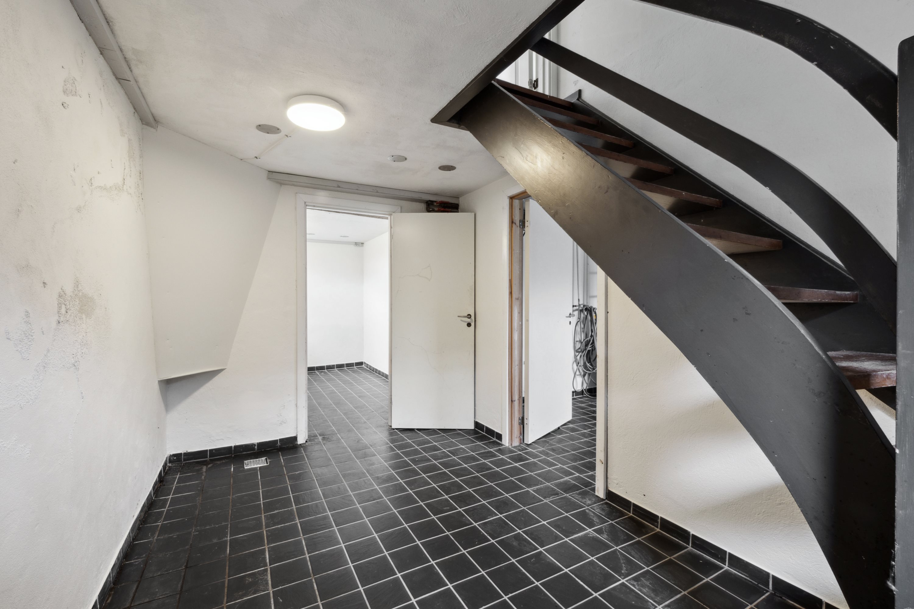 Fremhævet trappe billede i fuldskærmstilstand. Billede af Kildedalsvej 4, 8832 Skals