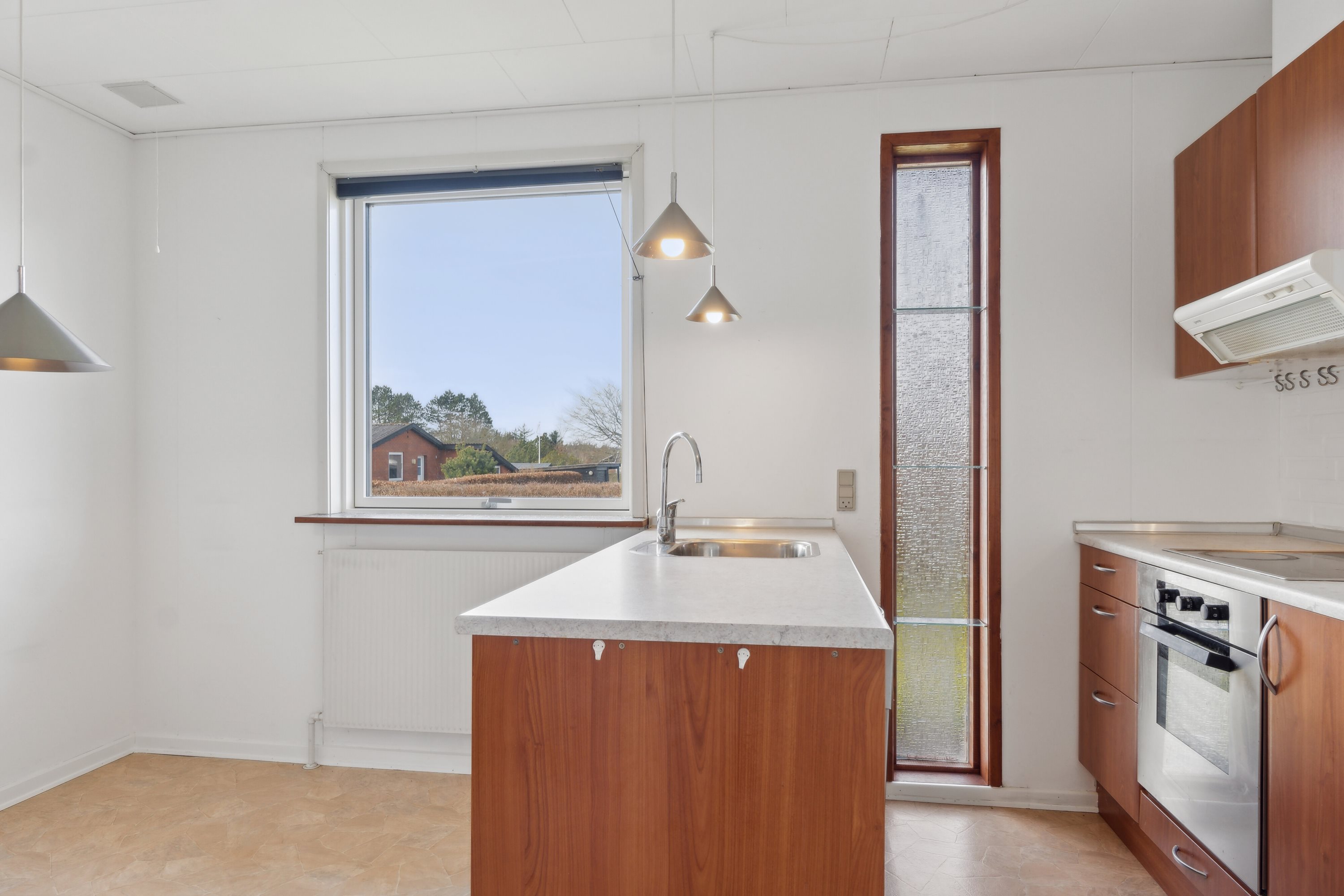 Fremhævet køkken billede i fuldskærmstilstand. Billede af Tannisbugtvej 70, Tversted, 9881 Bindslev