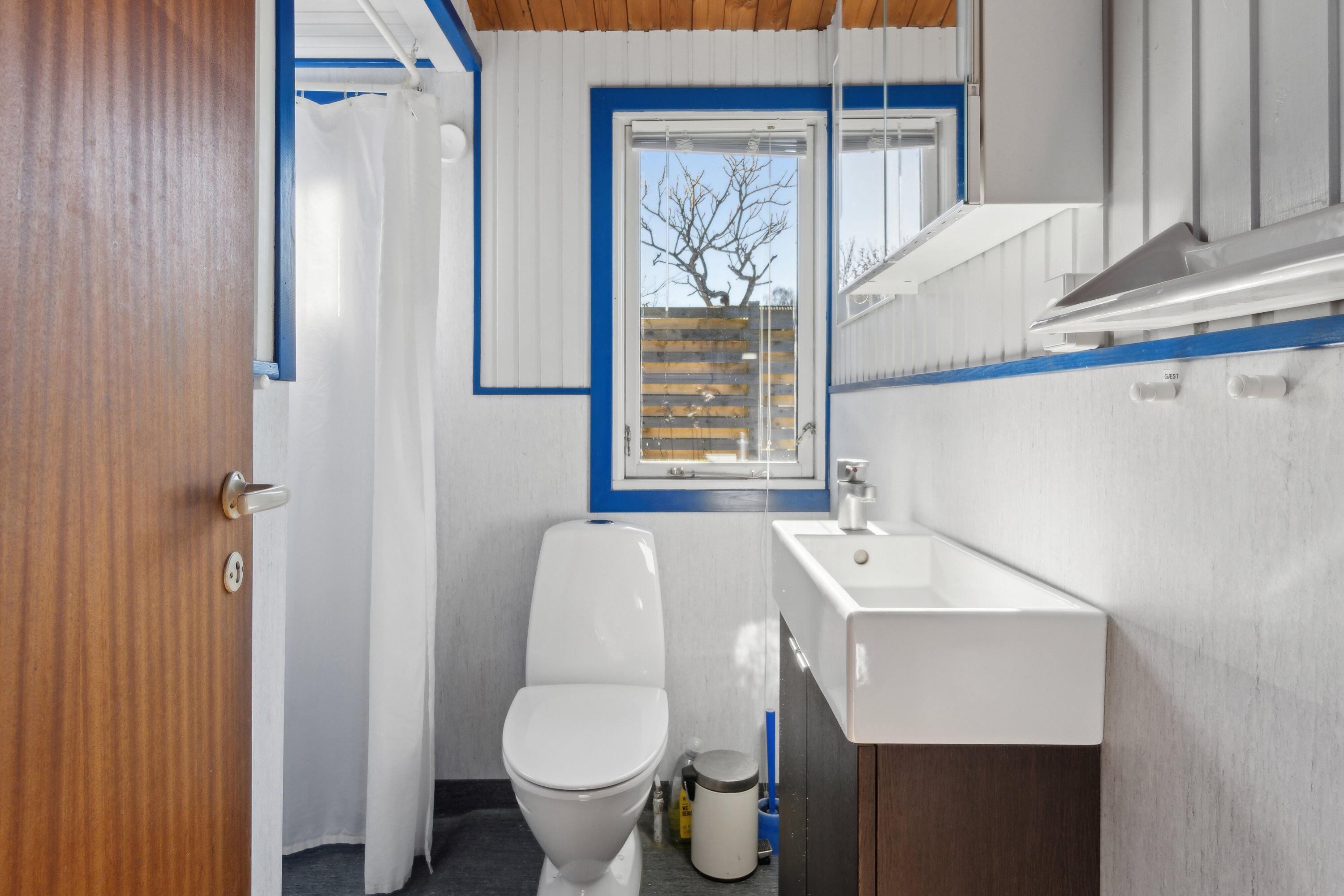 Fremhævet badeværelse billede i fuldskærmstilstand. Billede af Mimershøj 2, Veddinge, 4540 Fårevejle