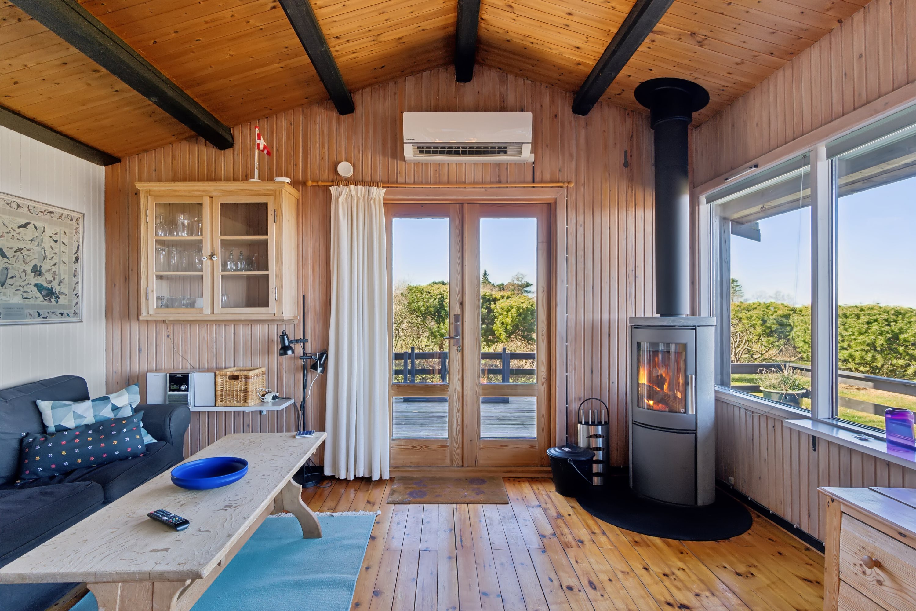 Fremhævet stue billede i fuldskærmstilstand. Billede af Mimershøj 2, Veddinge, 4540 Fårevejle