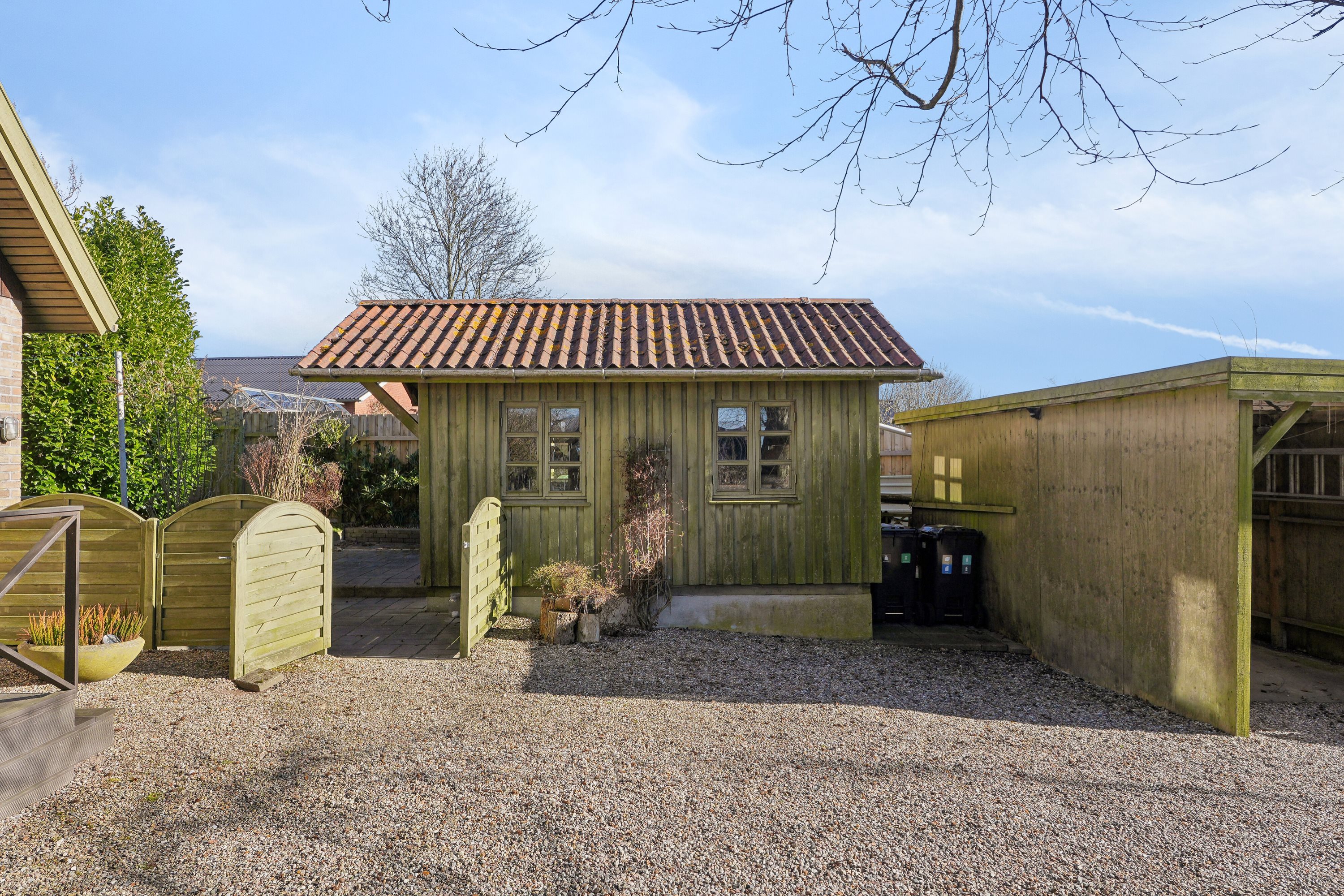 Fremhævet set fra vejen billede i fuldskærmstilstand. Billede af Kirkegade 5, 5884 Gudme