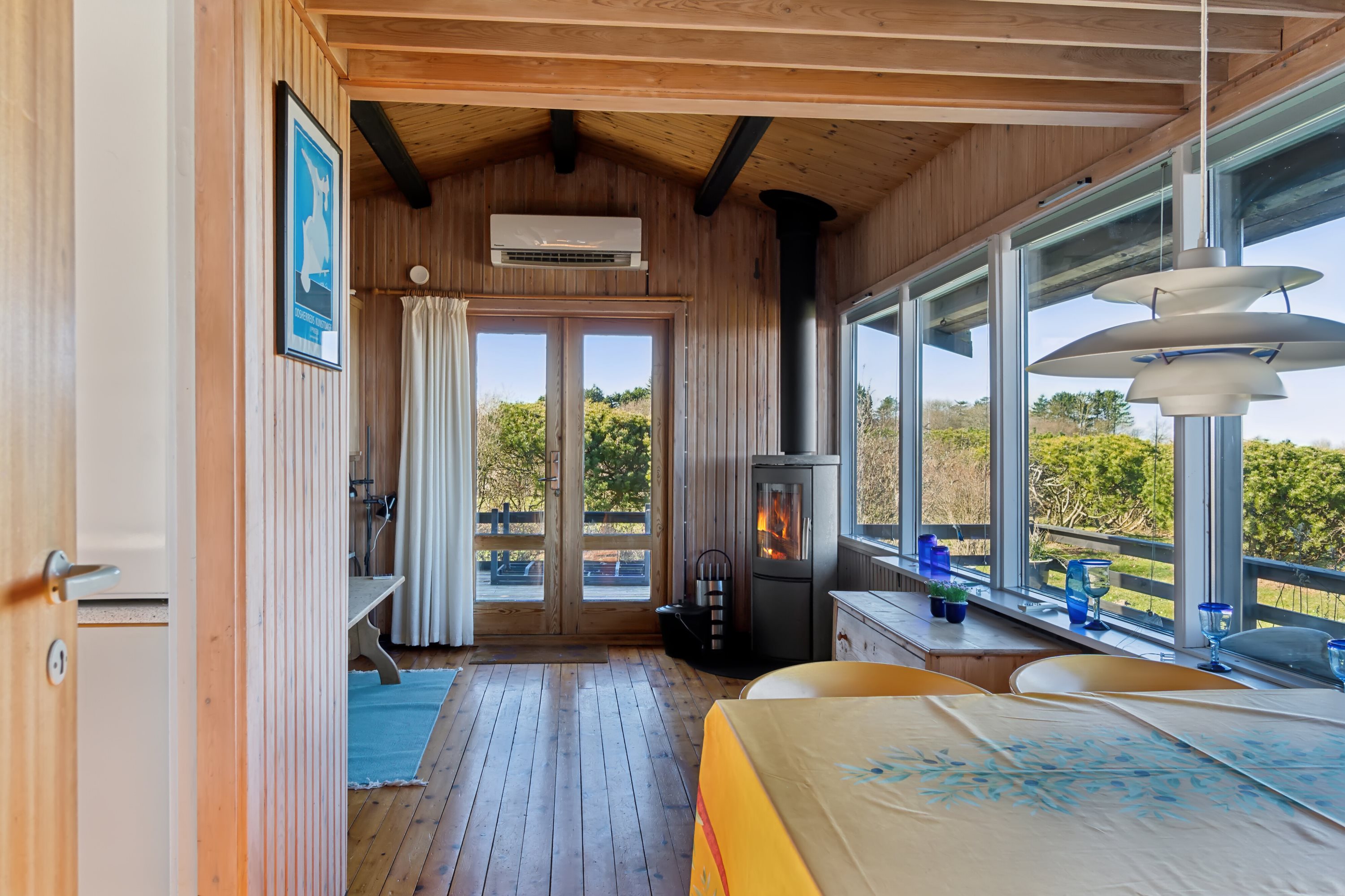 Fremhævet stue billede i fuldskærmstilstand. Billede af Mimershøj 2, Veddinge, 4540 Fårevejle