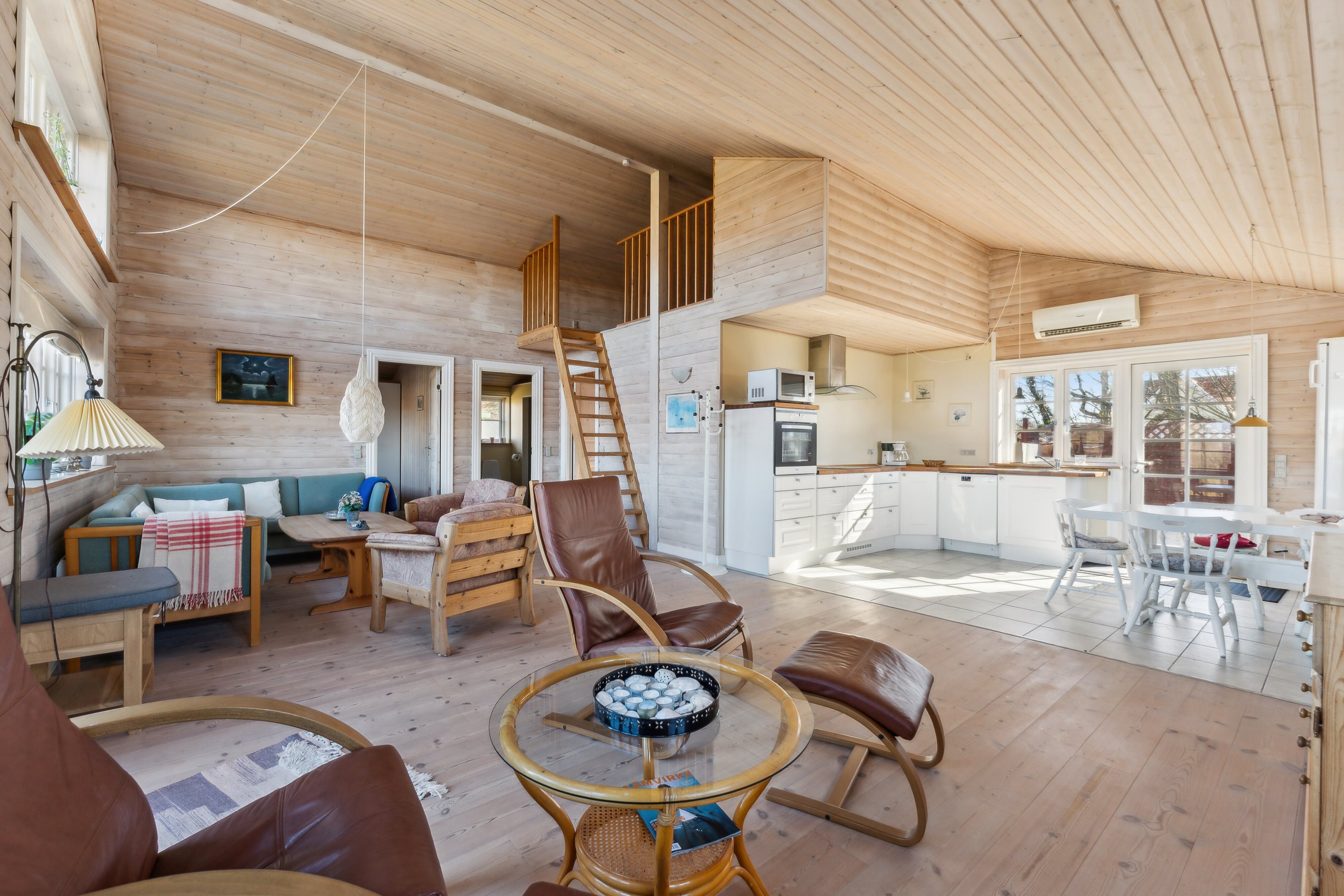 Fremhævet stue billede i fuldskærmstilstand. Billede af Præstegyden 1, Kristiansminde, 5450 Otterup