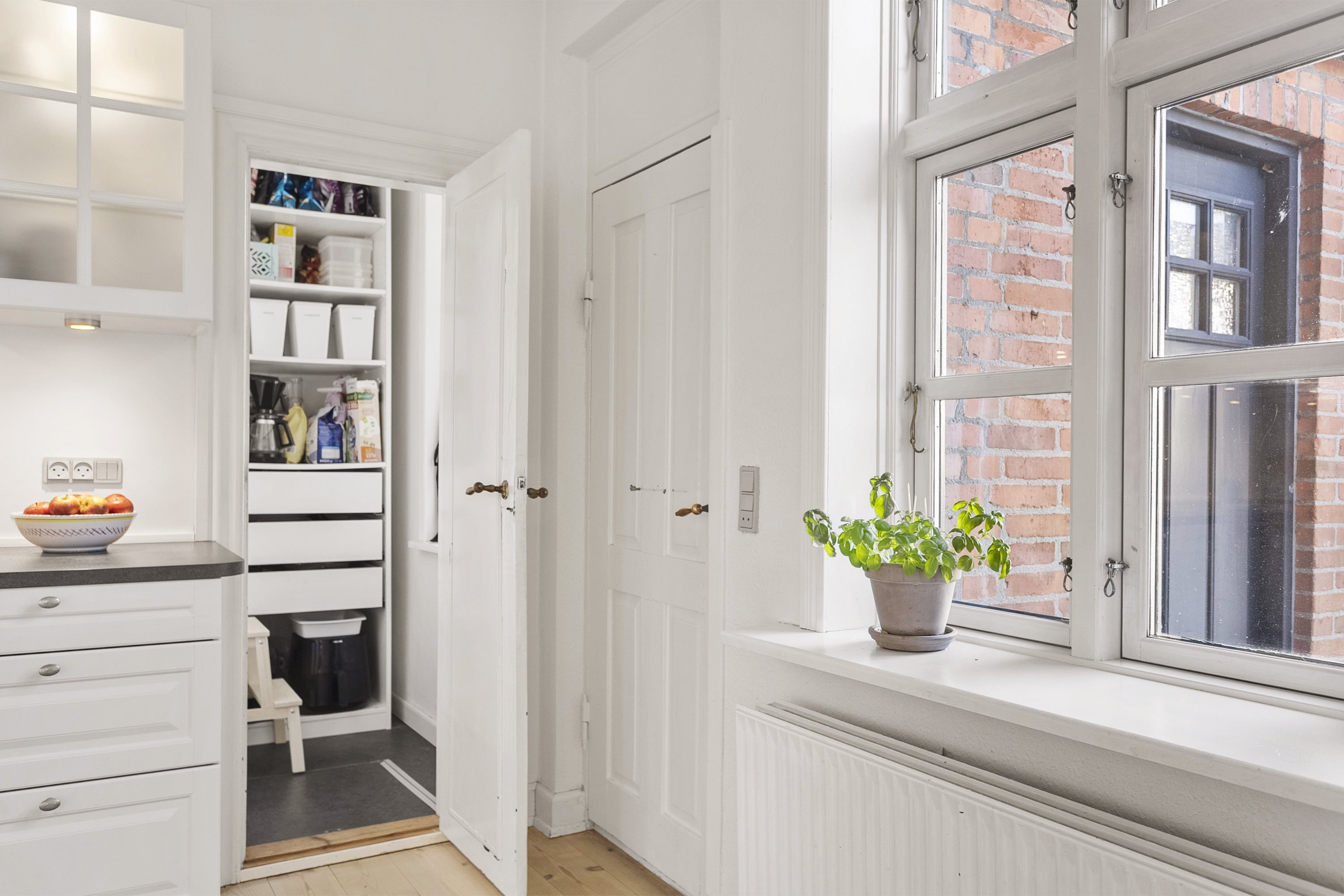 Fremhævet køkken billede i fuldskærmstilstand. Billede af Plantagevej 1, 6600 Vejen