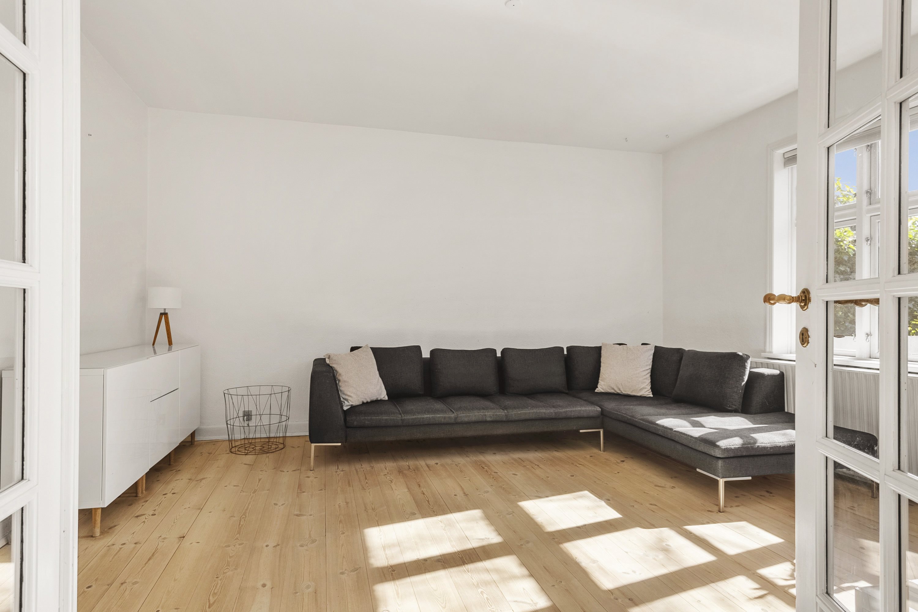 Fremhævet stue billede i fuldskærmstilstand. Billede af Plantagevej 1, 6600 Vejen