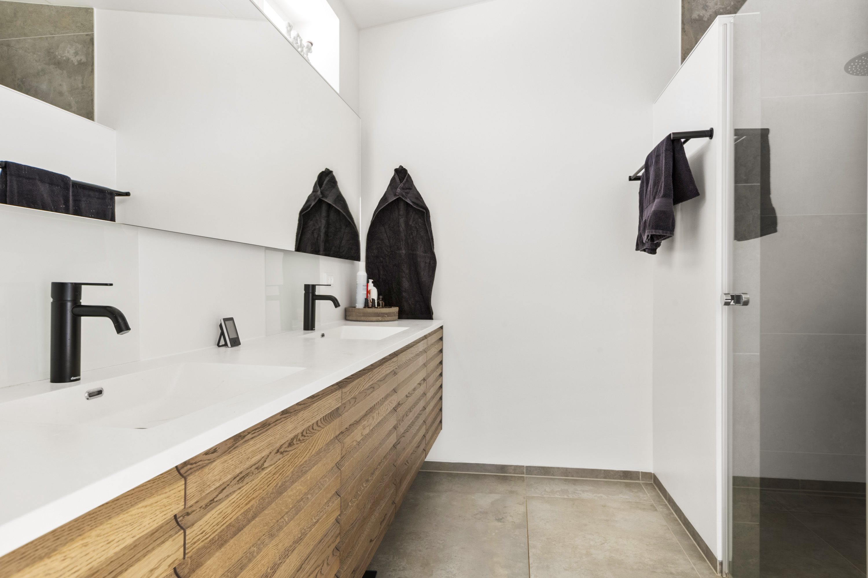 Fremhævet badeværelse billede i fuldskærmstilstand. Billede af Varnæsvej 71, 6200 Aabenraa