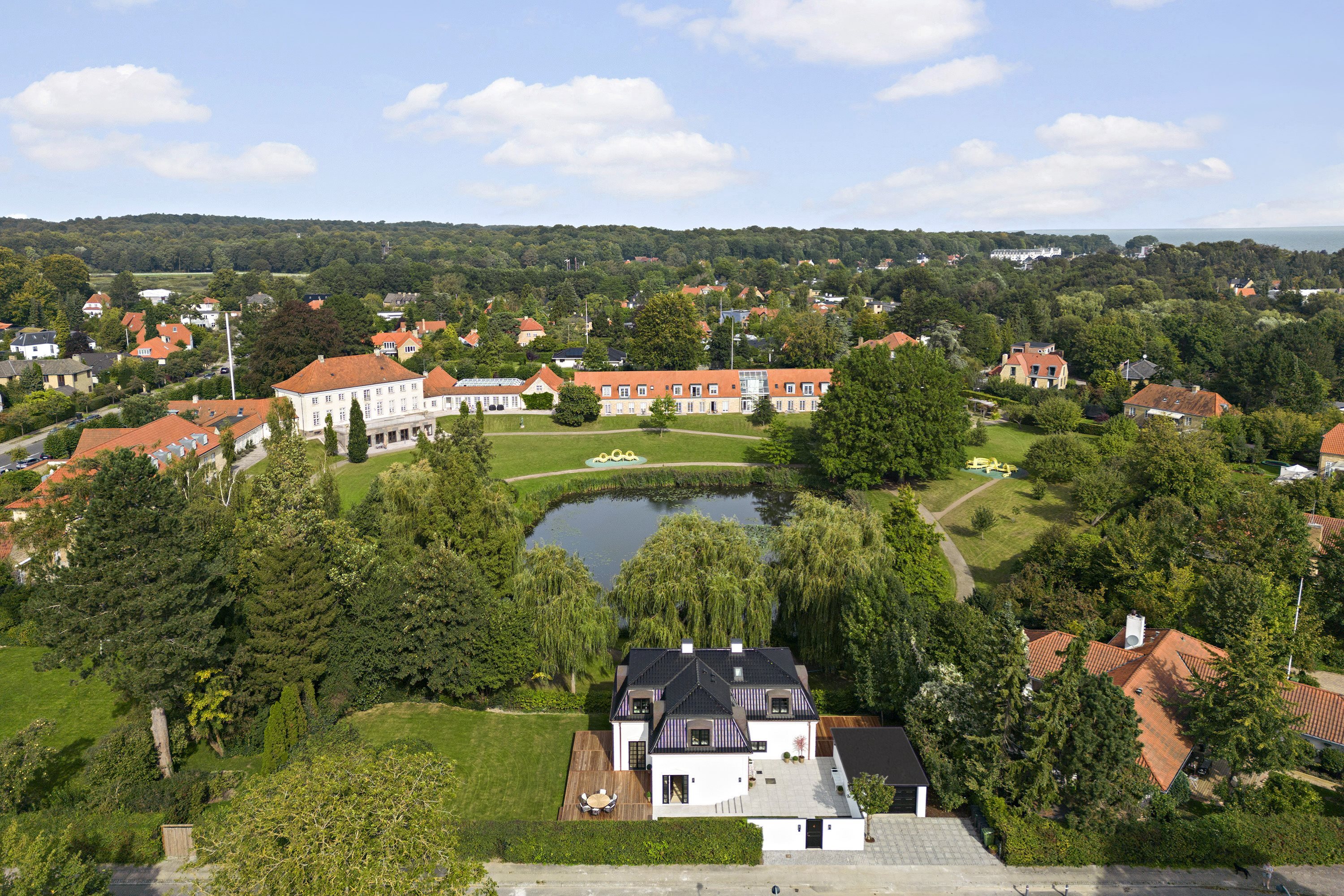 Miniaturebillede 2: . Billede af Hjortevangen 4, 2920 Charlottenlund