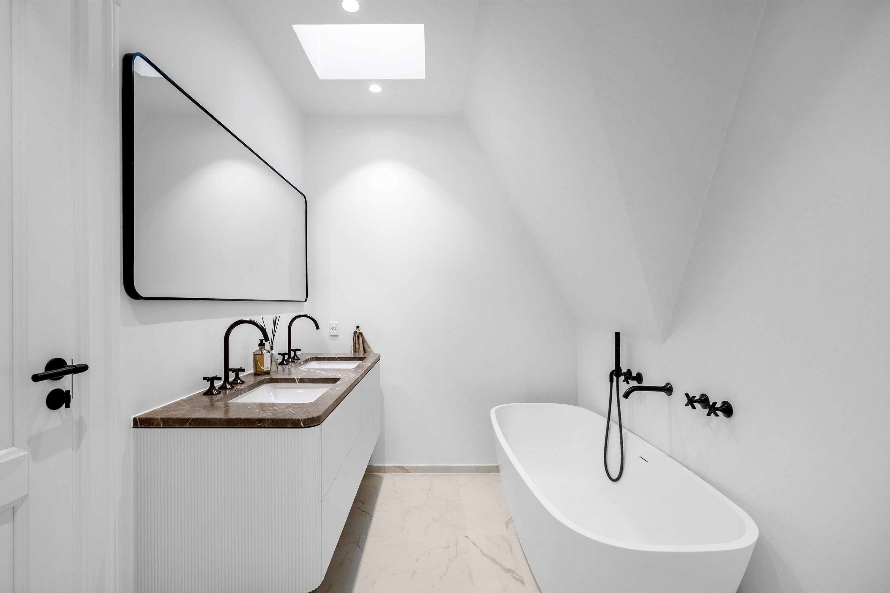 Fremhævet  billede i fuldskærmstilstand. Billede af Hjortevangen 4, 2920 Charlottenlund