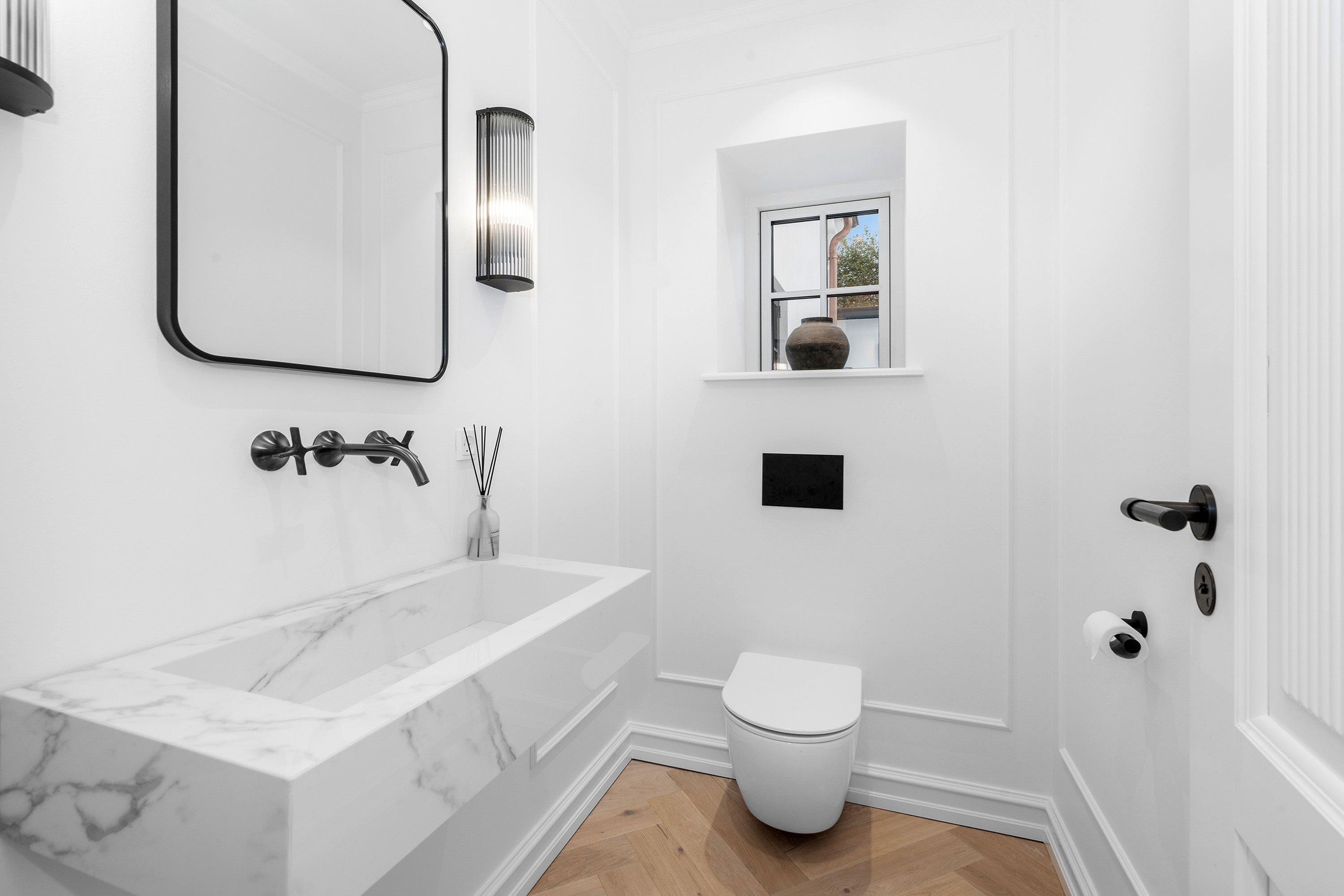 Fremhævet  billede i fuldskærmstilstand. Billede af Hjortevangen 4, 2920 Charlottenlund