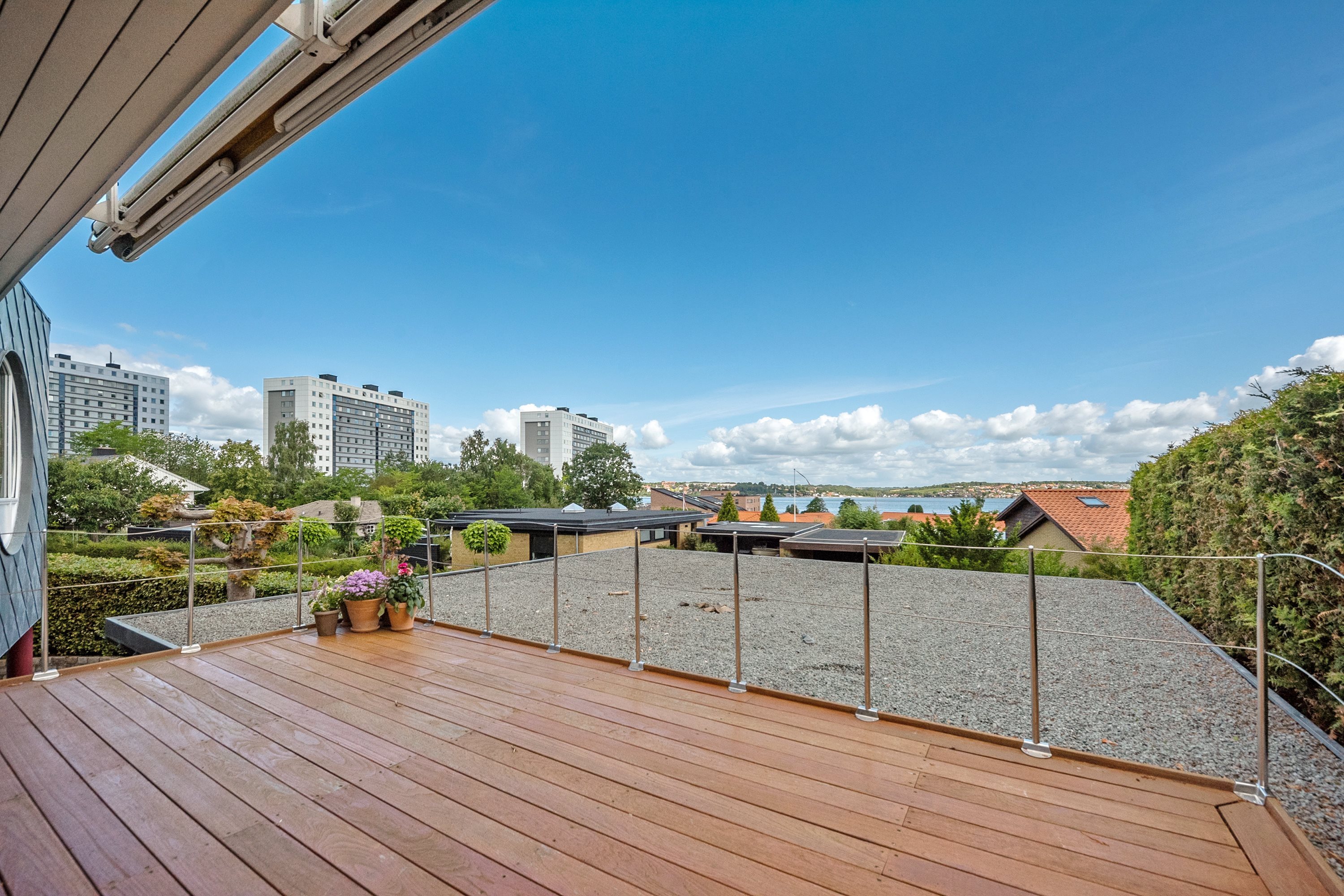 Fremhævet terrasse billede i fuldskærmstilstand. Billede af Vangen 14A, Tved, 6000 Kolding