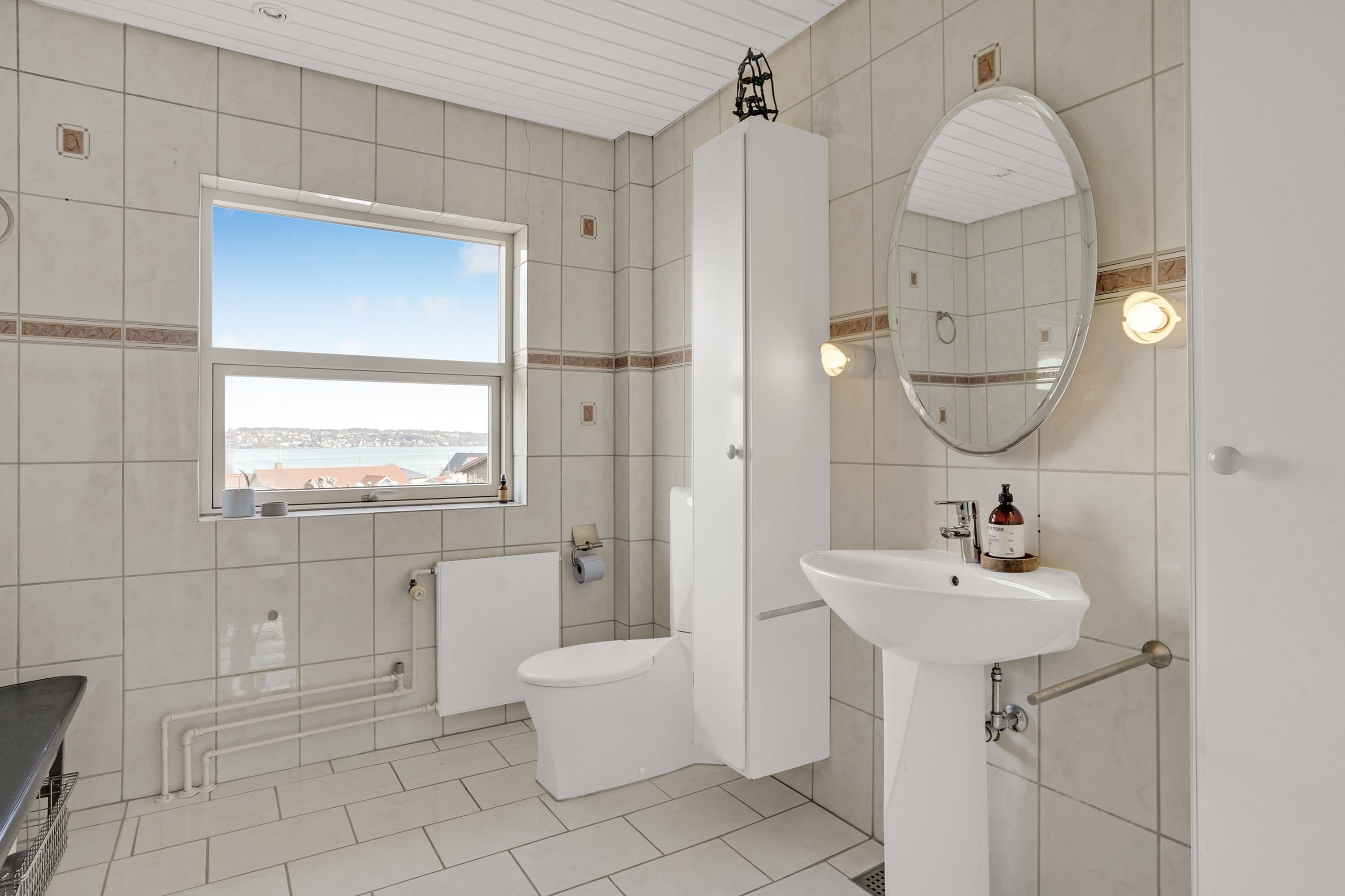 Fremhævet badeværelse billede i fuldskærmstilstand. Billede af Vangen 14A, Tved, 6000 Kolding