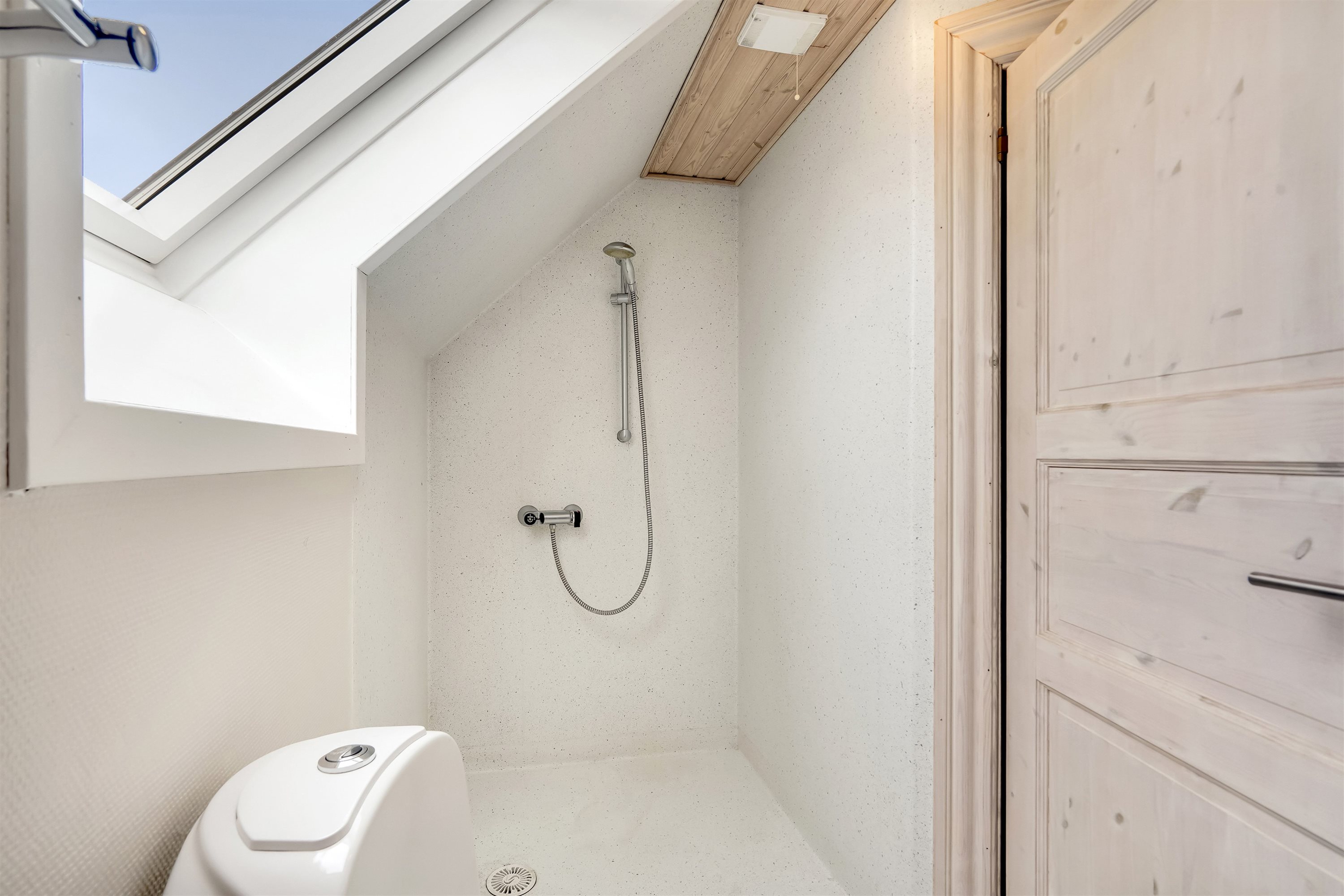 Fremhævet badeværelse 1.sal billede i fuldskærmstilstand. Billede af Hornelund 3, Horne, 6800 Varde