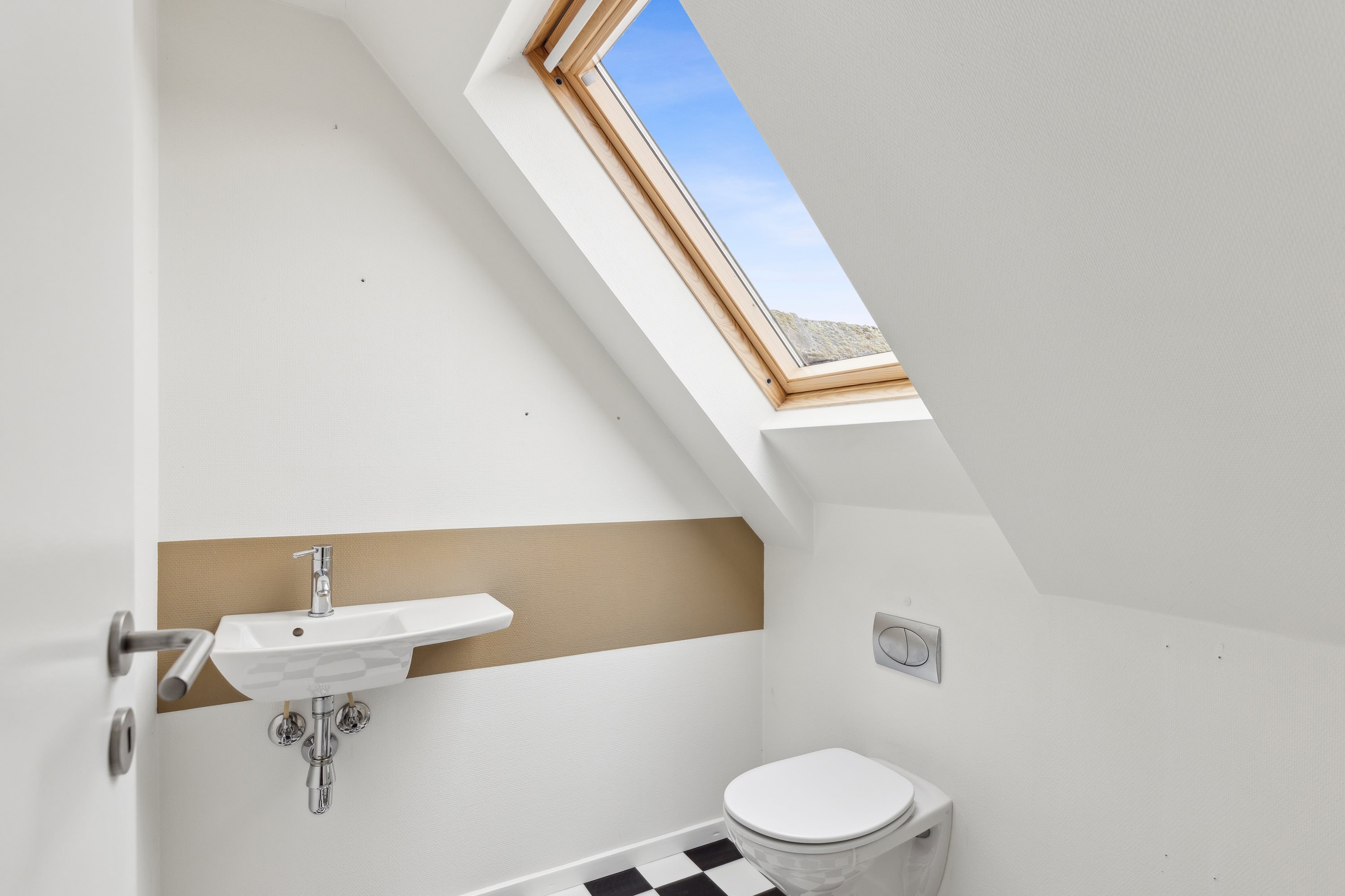 Fremhævet badeværelse billede i fuldskærmstilstand. Billede af Lykkevej 40, Hundslev, 6440 Augustenborg