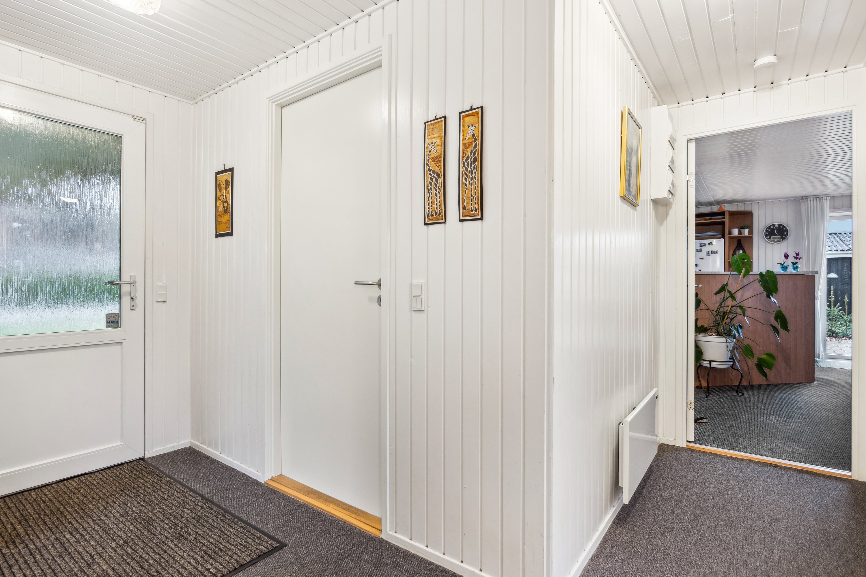 Fremhævet gang billede i fuldskærmstilstand. Billede af Lille Strandgaard 30, 9370 Hals