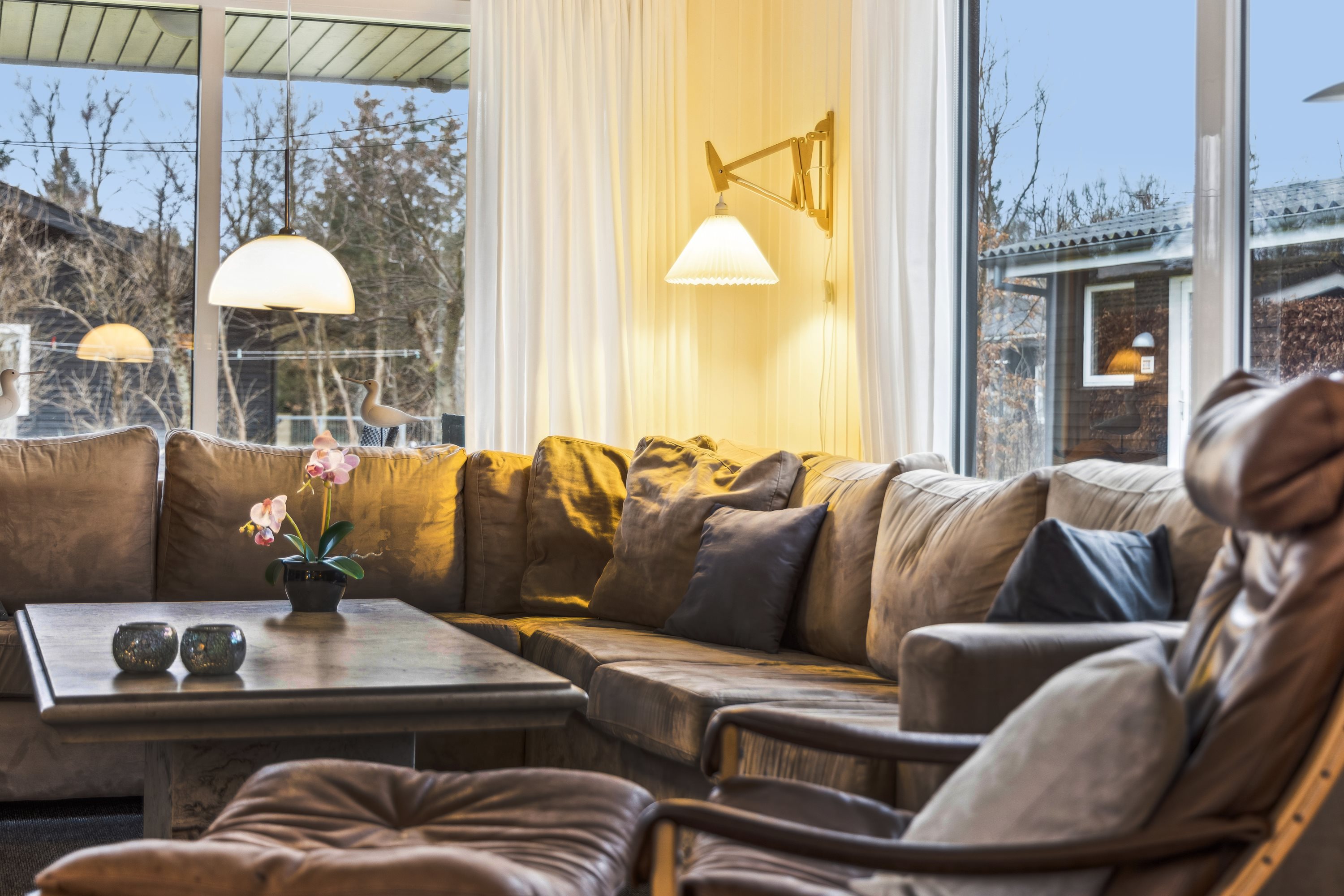 Fremhævet stue billede i fuldskærmstilstand. Billede af Lille Strandgaard 30, 9370 Hals