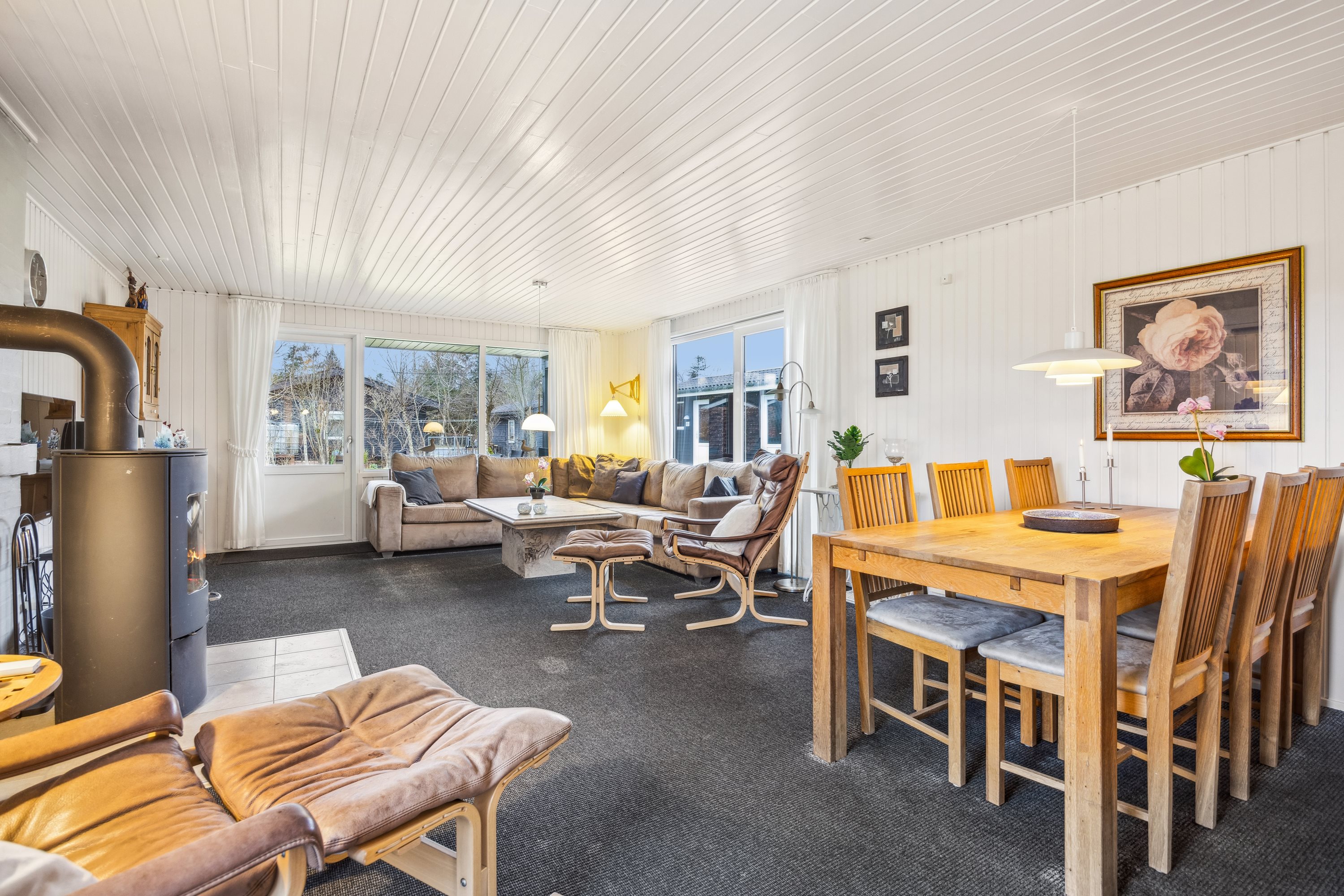 Fremhævet stue billede i fuldskærmstilstand. Billede af Lille Strandgaard 30, 9370 Hals