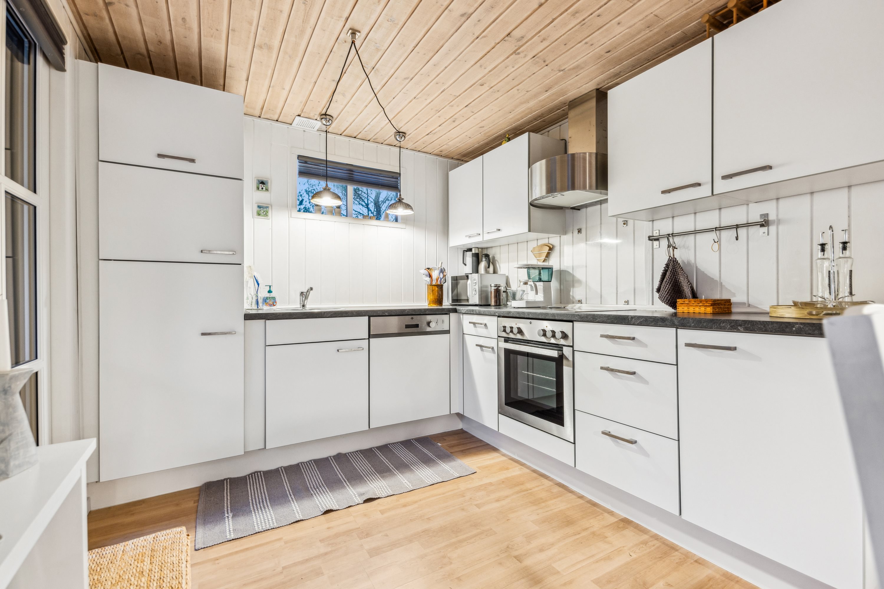 Fremhævet køkken billede i fuldskærmstilstand. Billede af Nordmarksvej 18, 9370 Hals