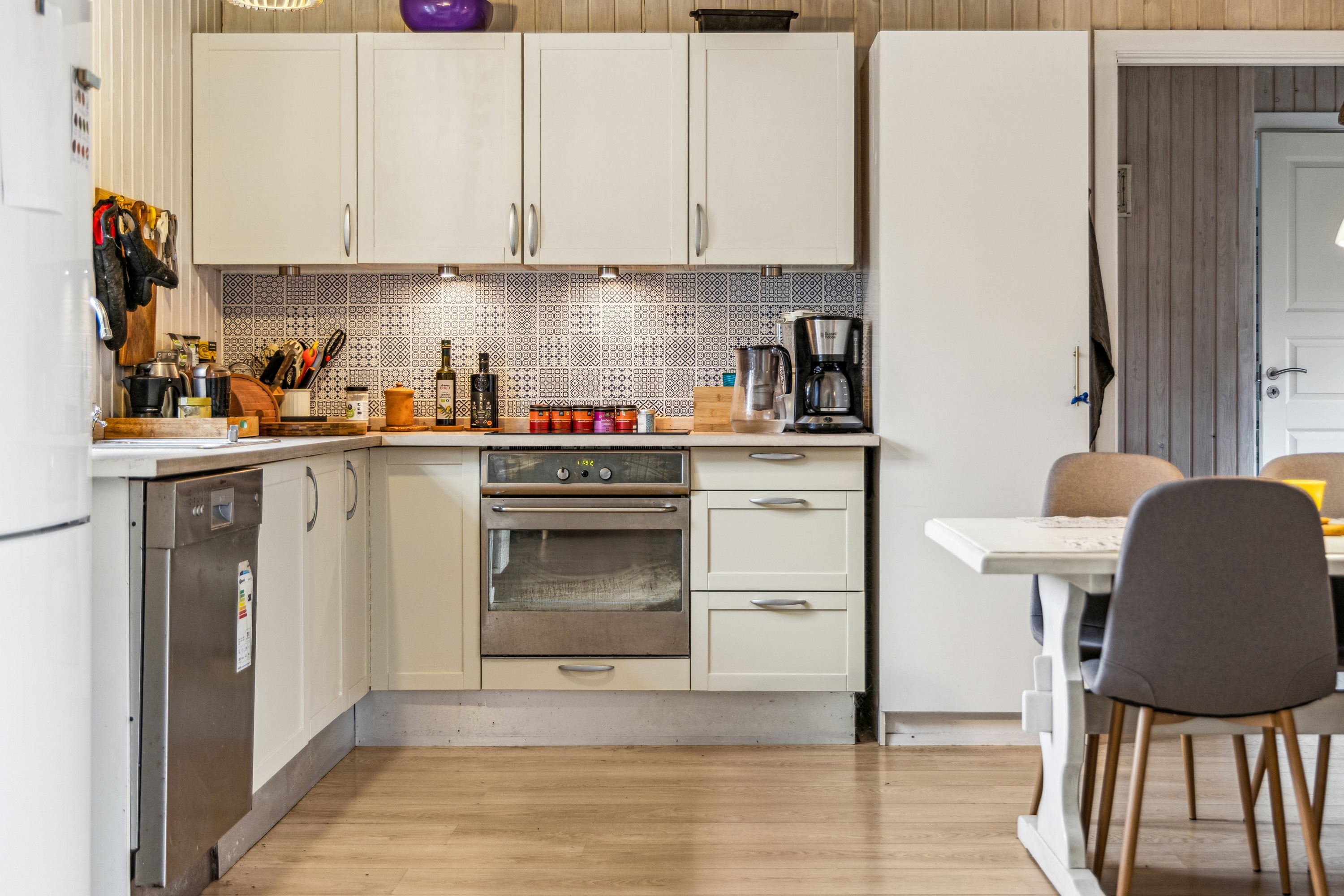 Fremhævet køkken billede i fuldskærmstilstand. Billede af Grævlingevej 22, Krogen, 9460 Brovst