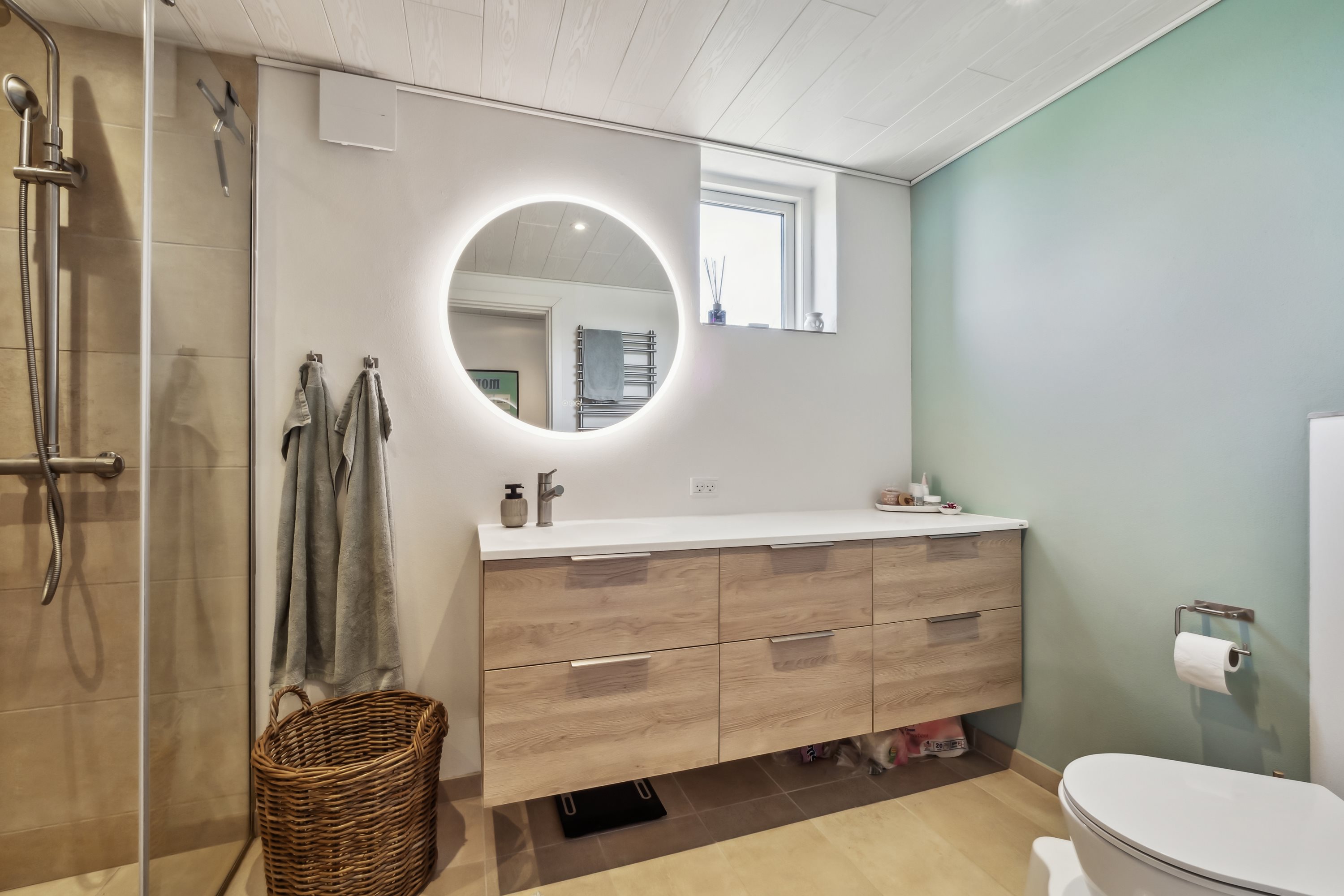 Fremhævet badeværelse billede i fuldskærmstilstand. Billede af Solsortevej 25, 7900 Nykøbing M