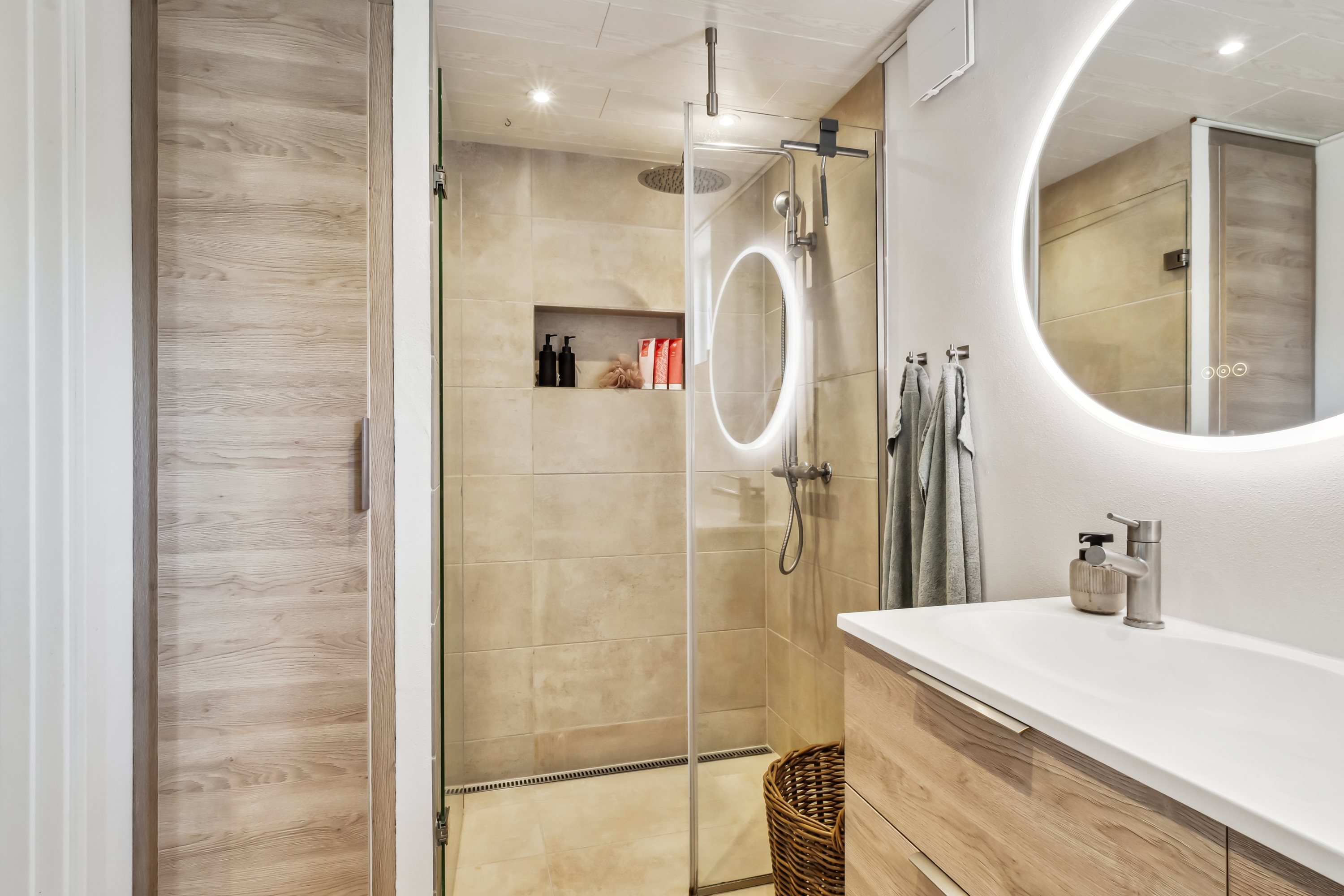 Fremhævet badeværelse billede i fuldskærmstilstand. Billede af Solsortevej 25, 7900 Nykøbing M