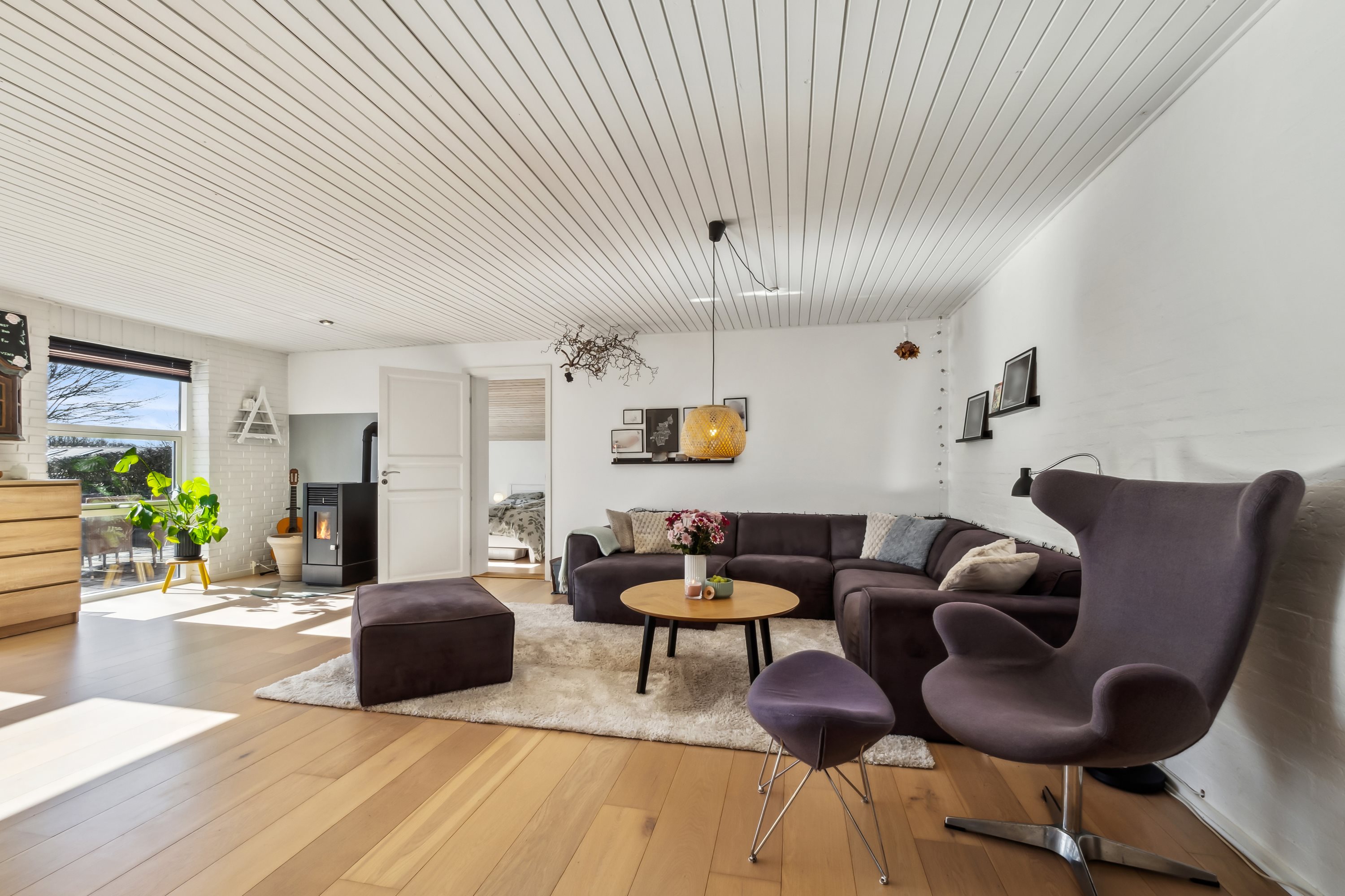 Fremhævet stue billede i fuldskærmstilstand. Billede af Solsortevej 25, 7900 Nykøbing M