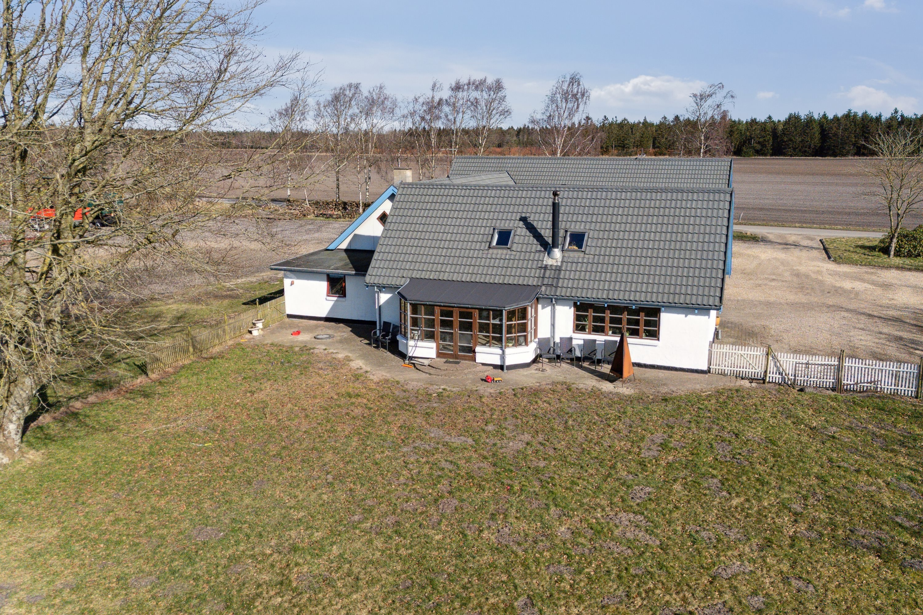 Fremhævet set fra haven billede i fuldskærmstilstand. Billede af Ruskærvej 23, Ilskov, 7451 Sunds