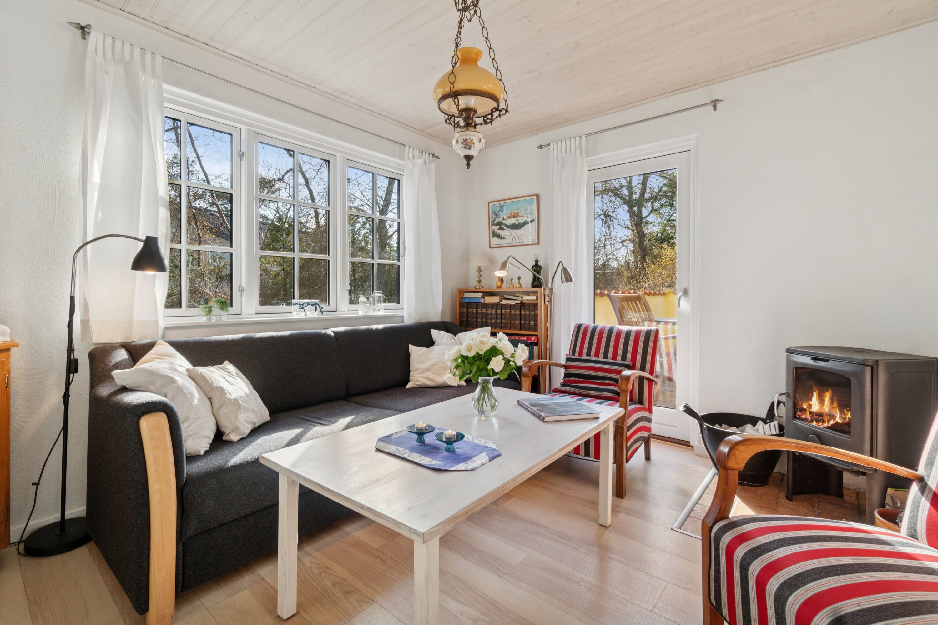 Fremhævet stue billede i fuldskærmstilstand. Billede af Myrevej 5B, Balka, 3730 Nexø