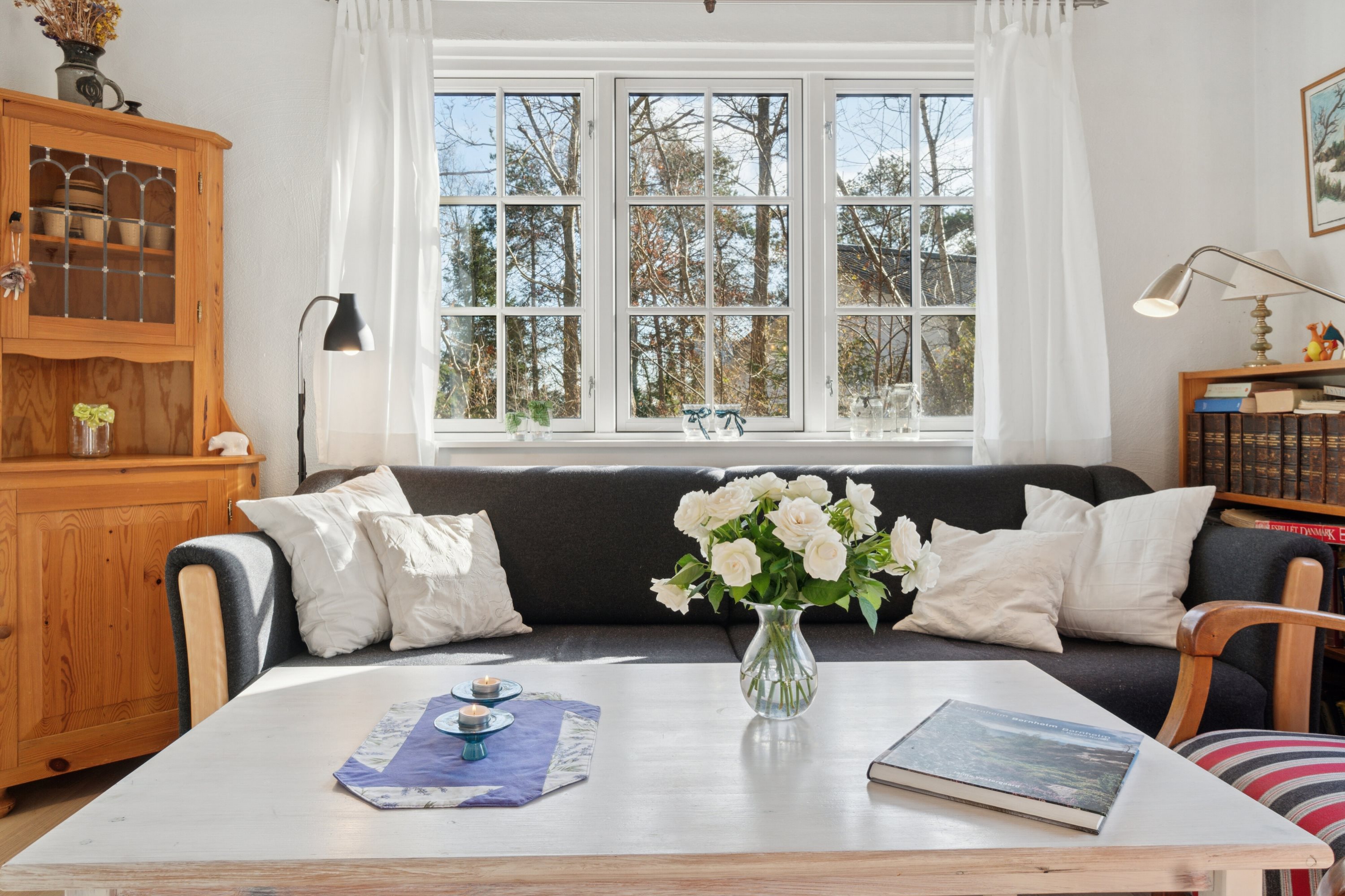 Fremhævet stue billede i fuldskærmstilstand. Billede af Myrevej 5B, Balka, 3730 Nexø