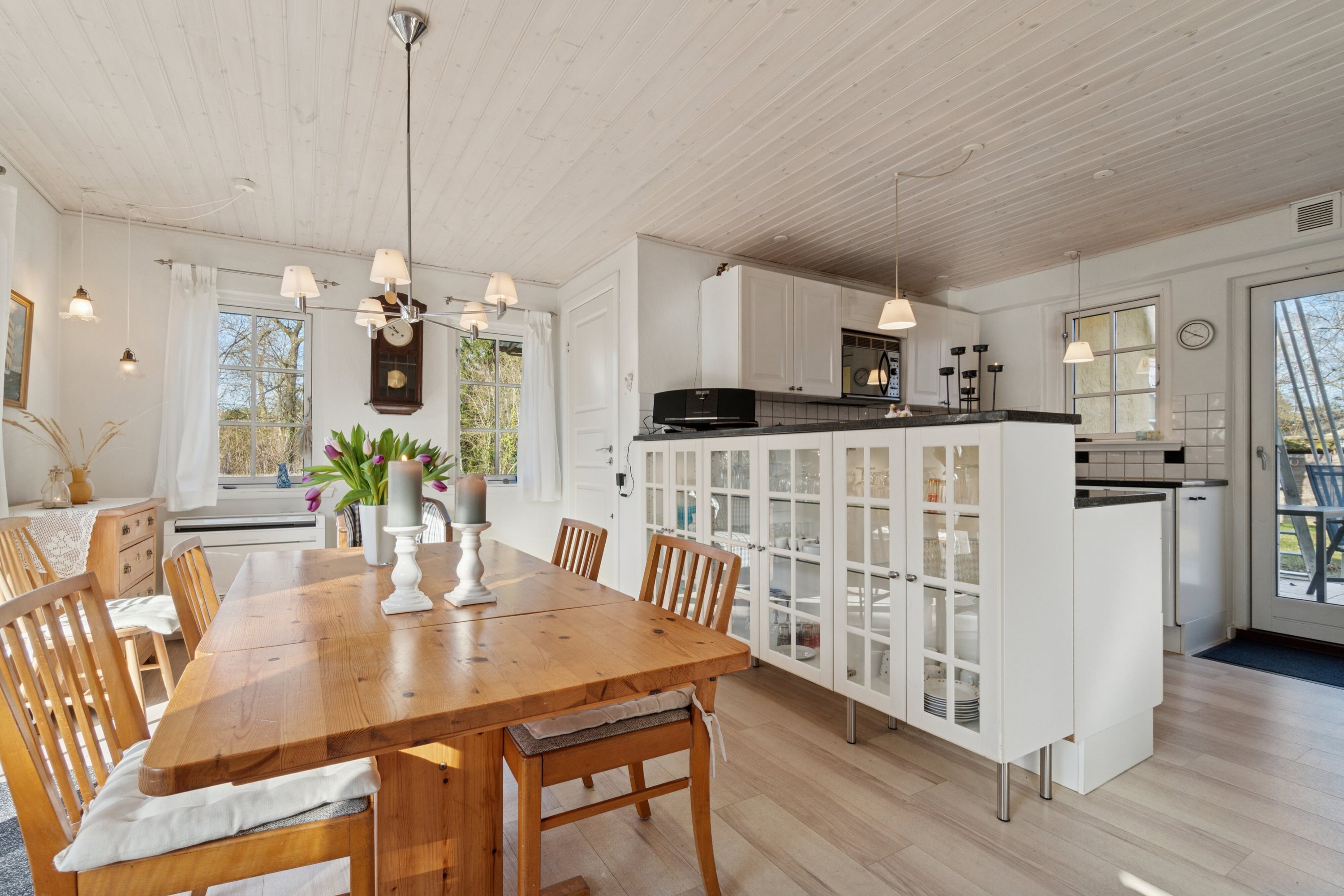 Fremhævet spisestue billede i fuldskærmstilstand. Billede af Myrevej 5B, Balka, 3730 Nexø