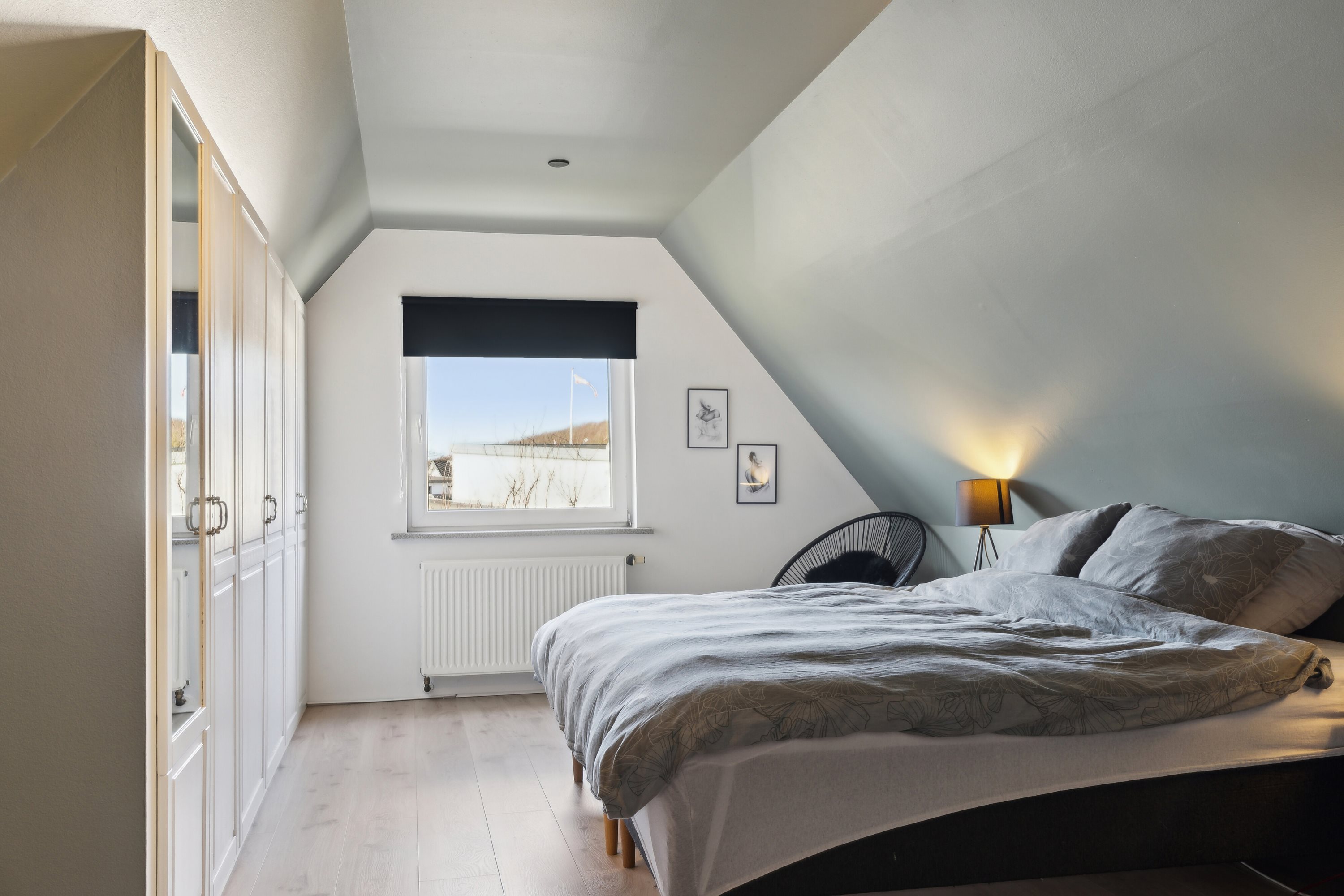 Fremhævet soveværelse billede i fuldskærmstilstand. Billede af Sct Hans Vej 12, 9800 Hjørring