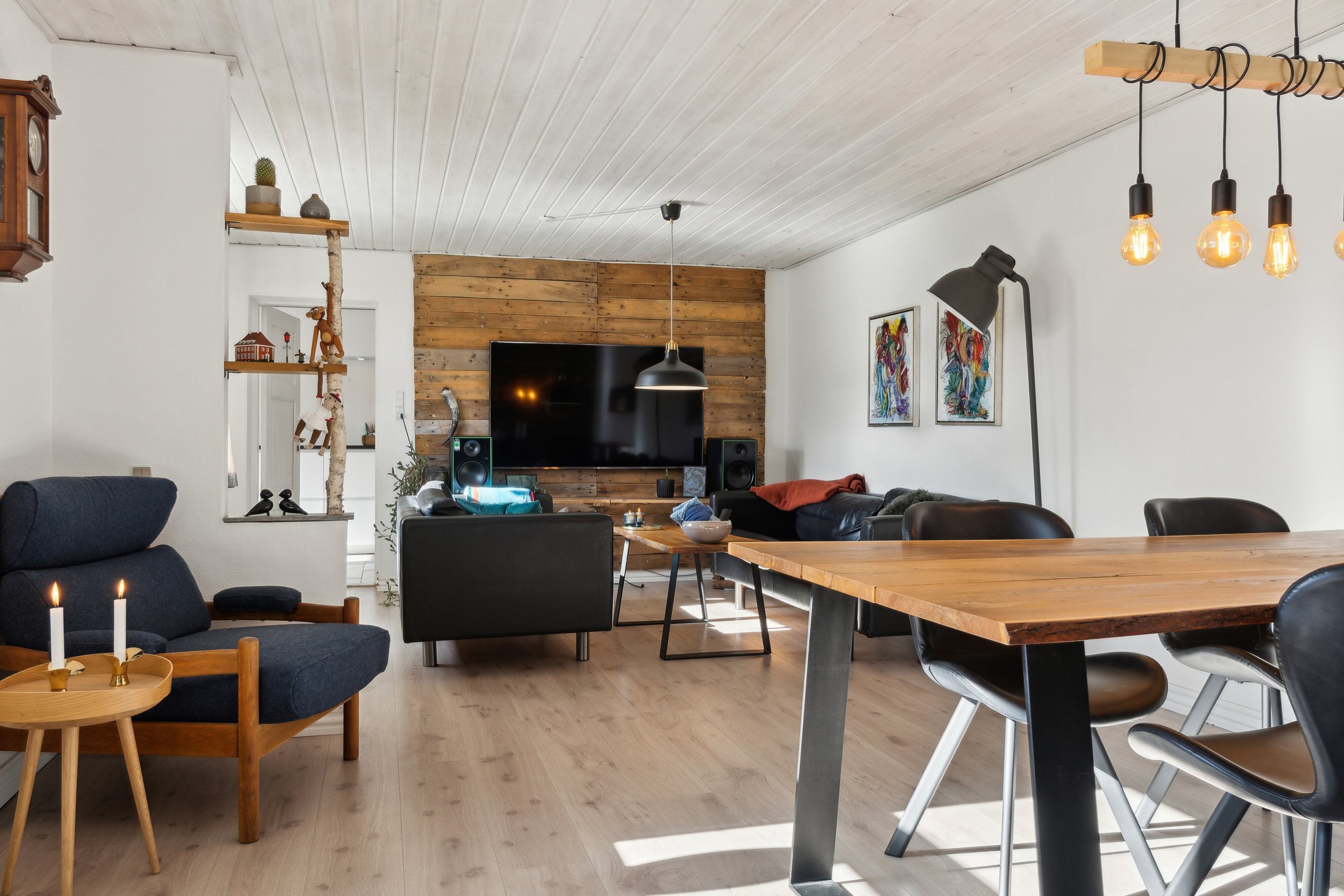 Fremhævet spisestue billede i fuldskærmstilstand. Billede af Sct Hans Vej 12, 9800 Hjørring