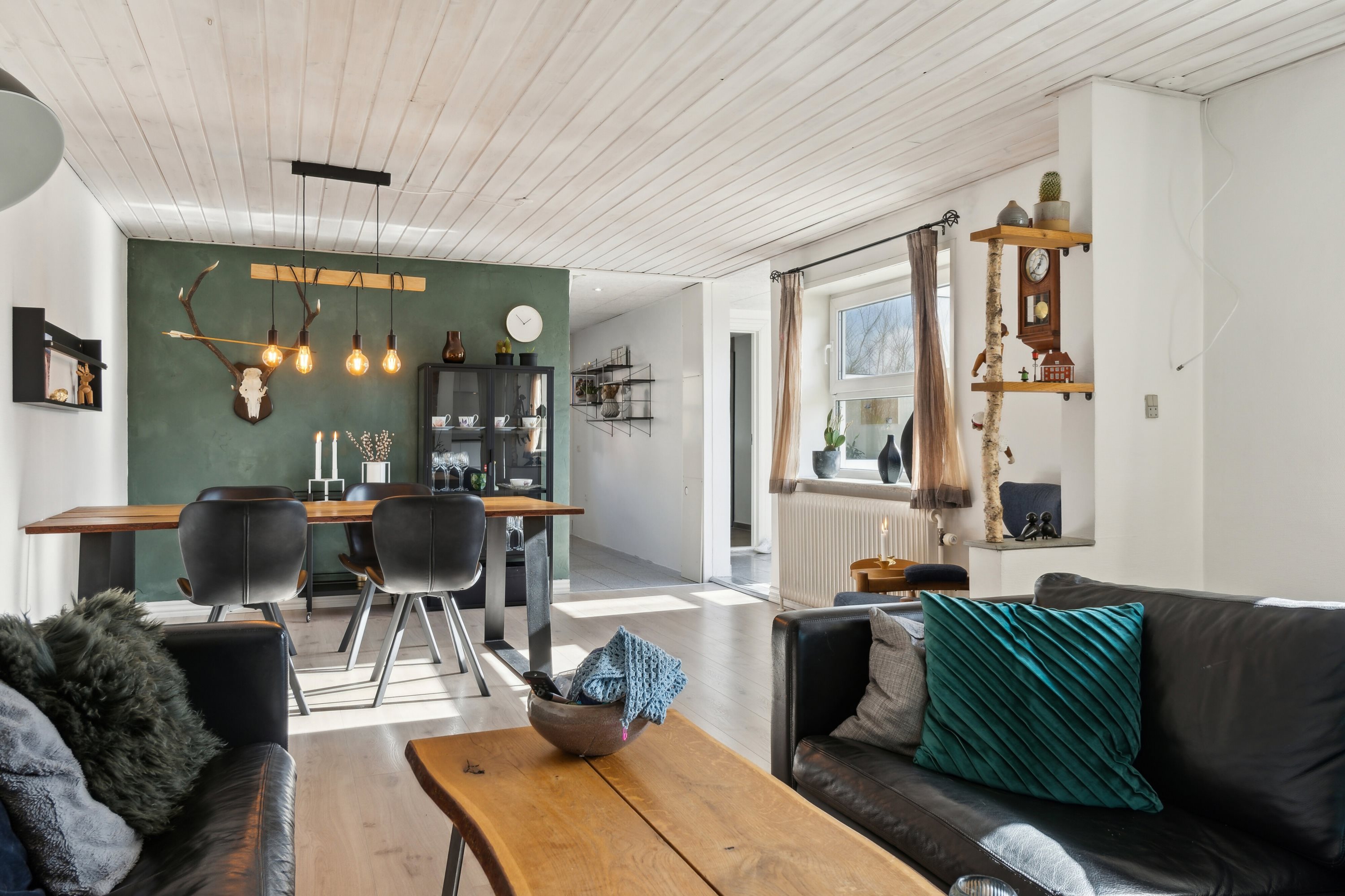 Miniaturebillede 2: stue. Billede af Sct Hans Vej 12, 9800 Hjørring