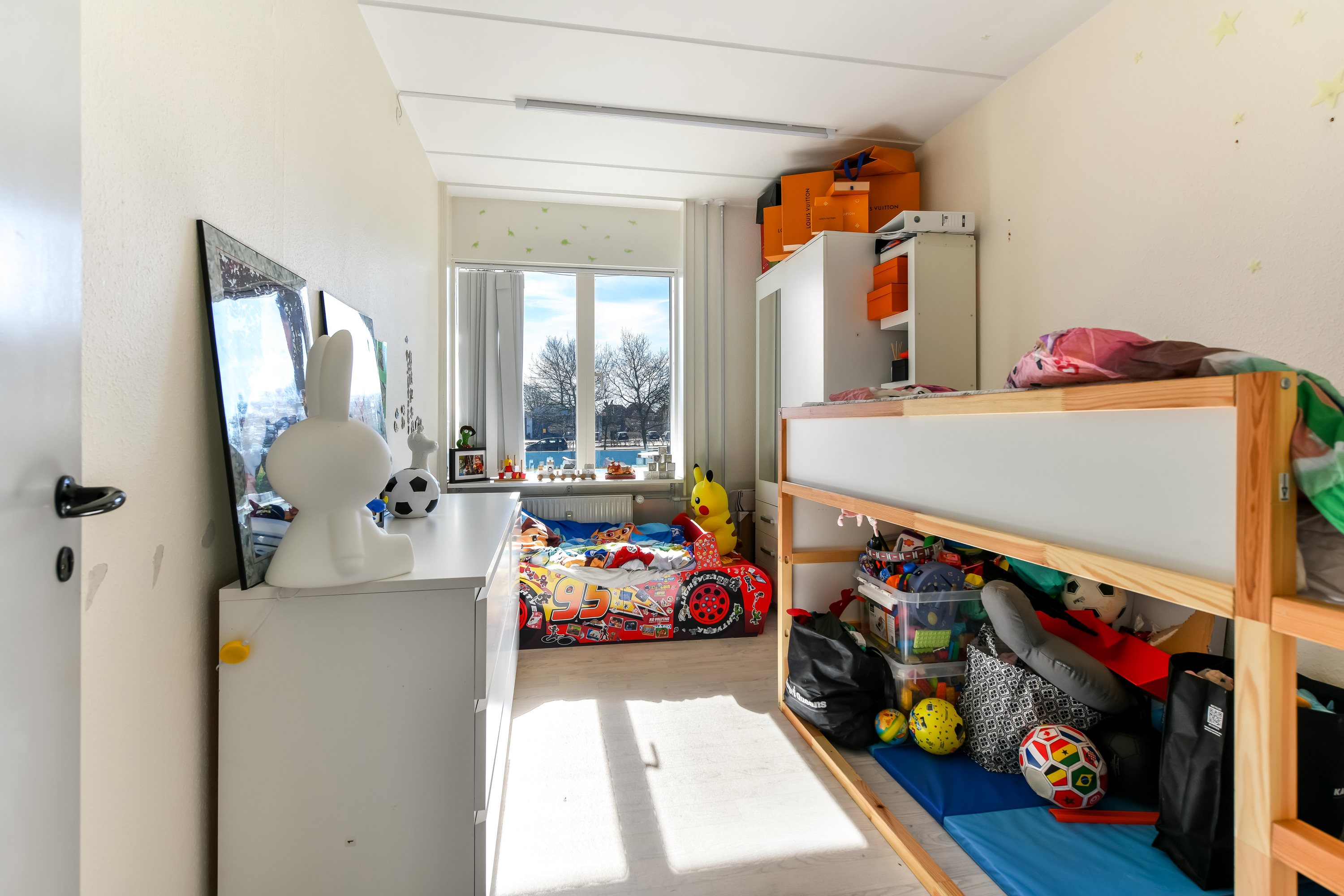 Fremhævet værelse billede i fuldskærmstilstand. Billede af Skoleparken 27, st.. th., 6705 Esbjerg Ø