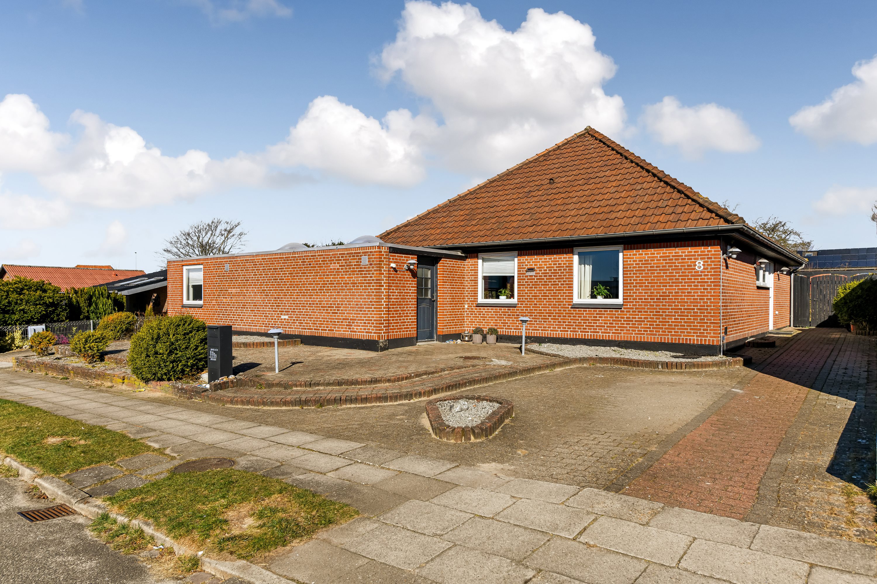 Fremhævet ejendommen billede i fuldskærmstilstand. Billede af Mimers Alle 8, Esbjerg, 6705 Esbjerg Ø