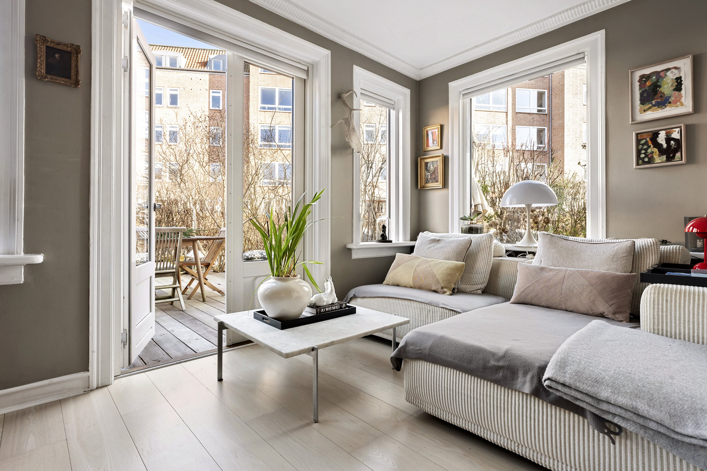 Fremhævet stue billede i fuldskærmstilstand. Billede af Skovvej 7, st.., 2930 Klampenborg